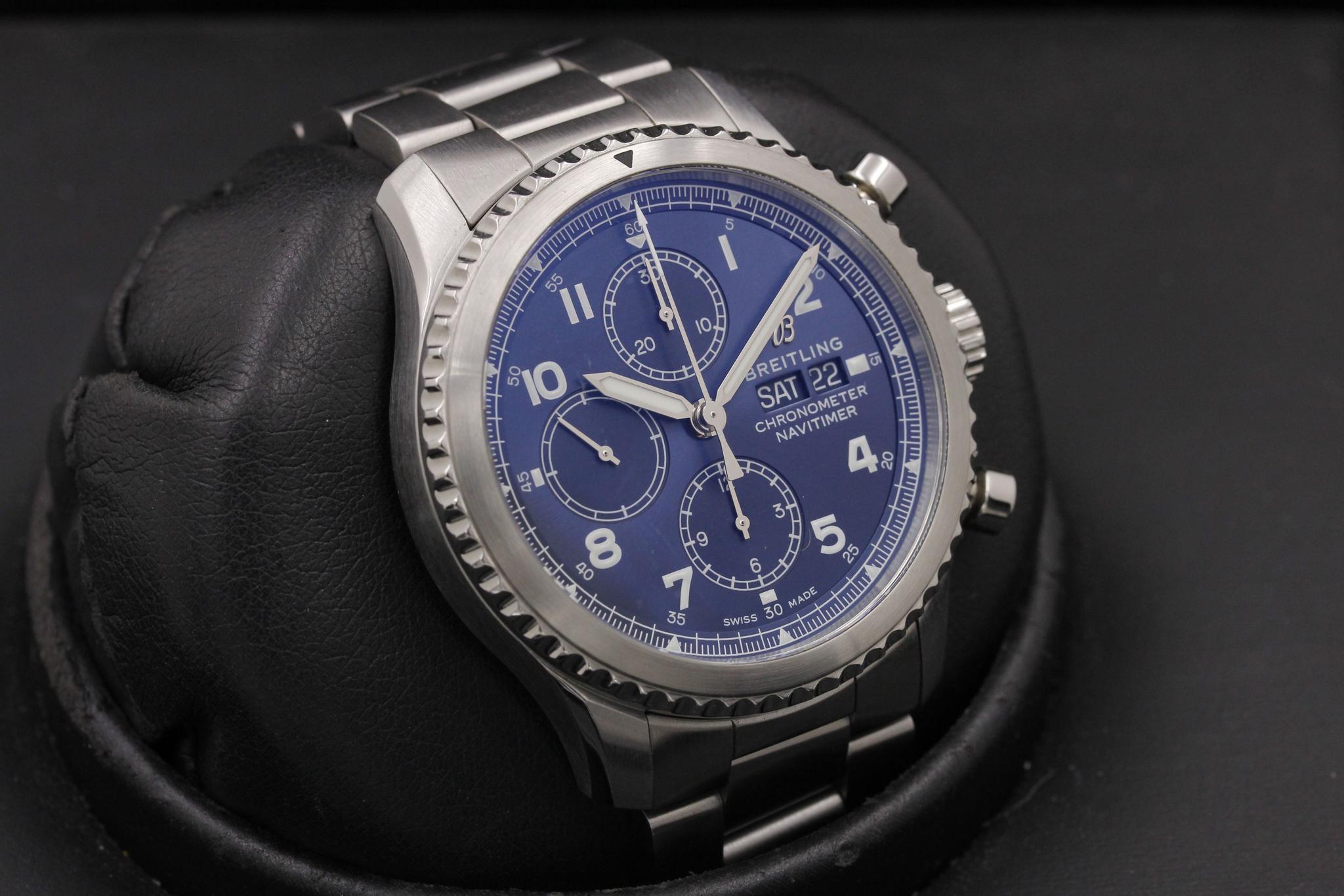 Watch Image 10