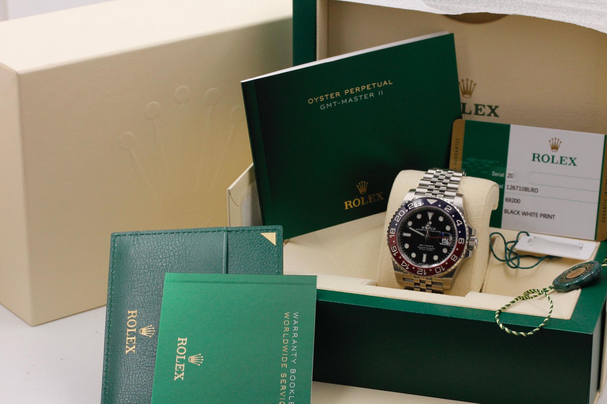 Watch Image 11