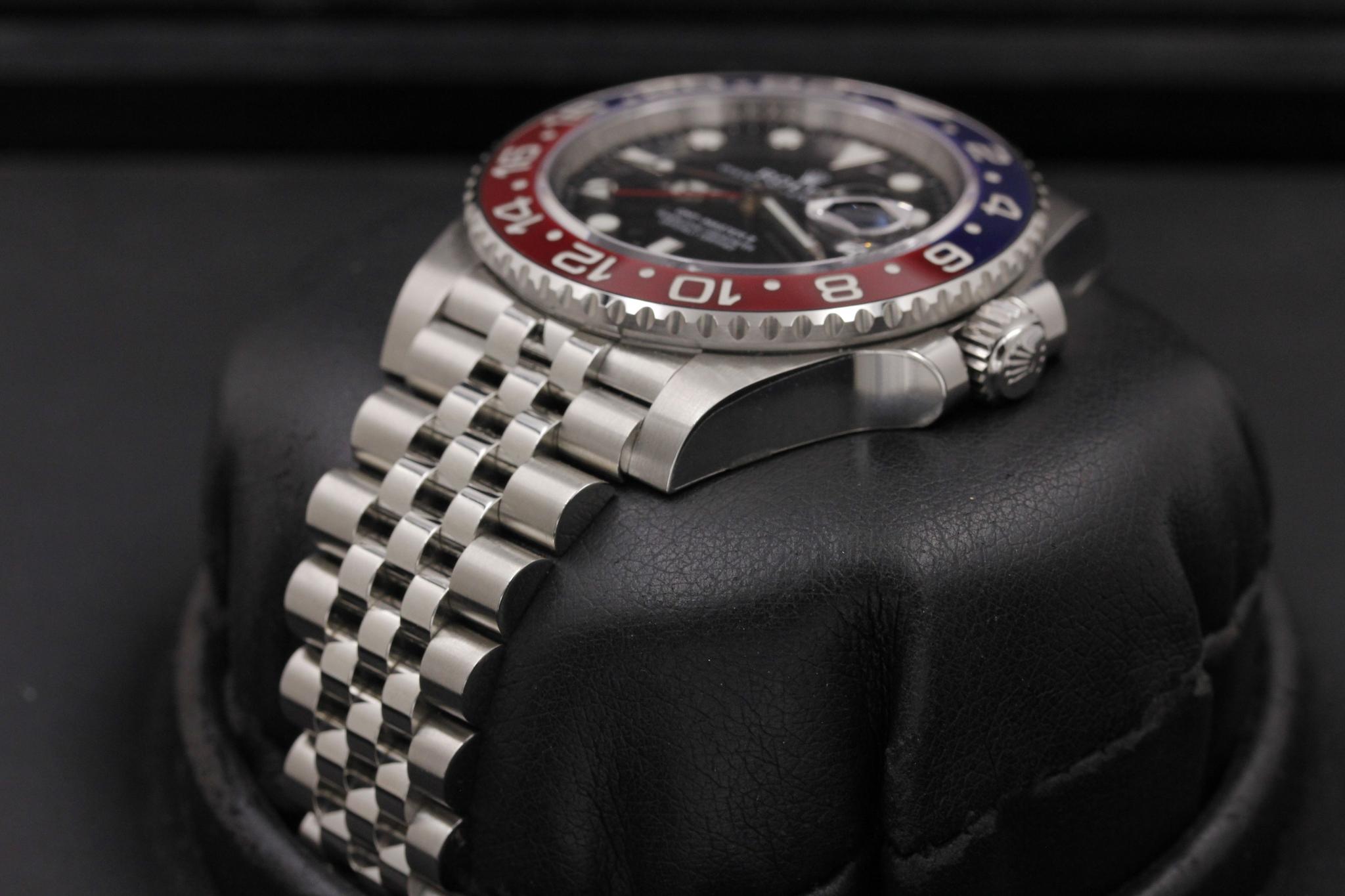 Watch Image 2