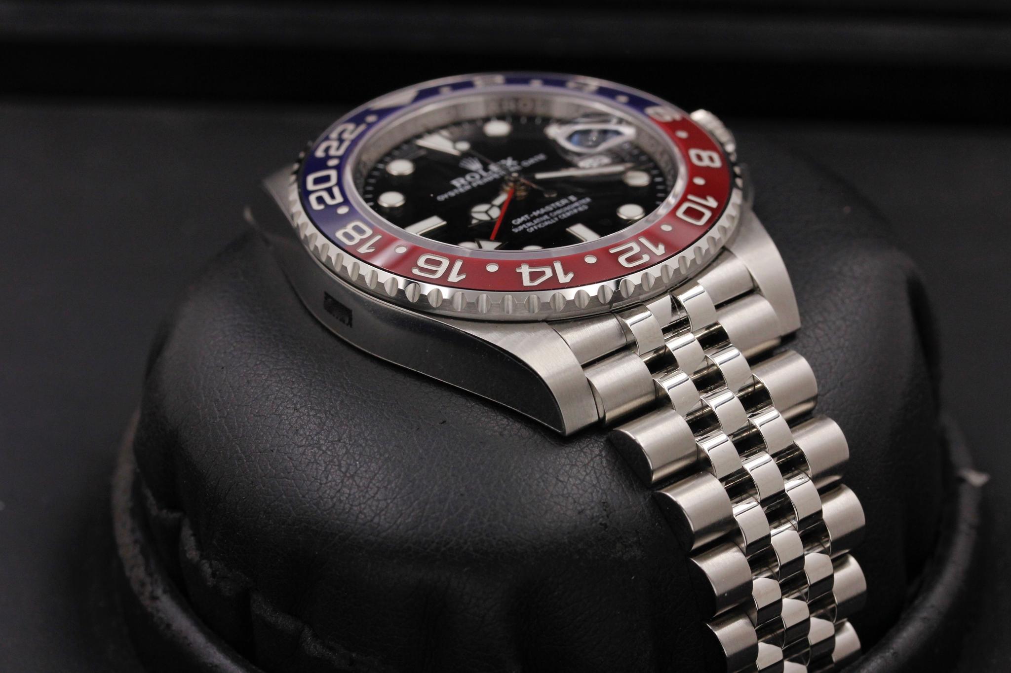 Watch Image 6