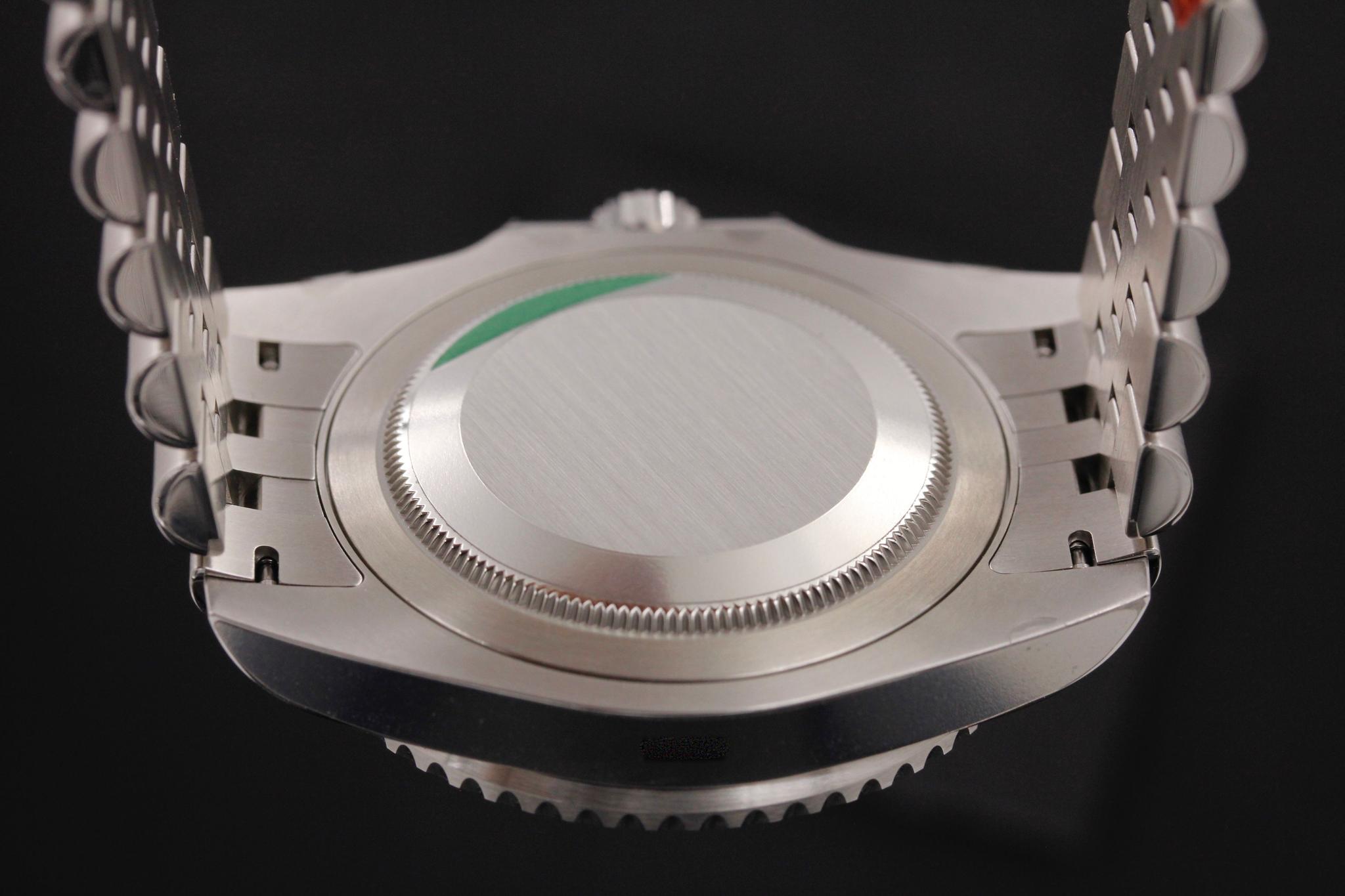 Watch Image 7