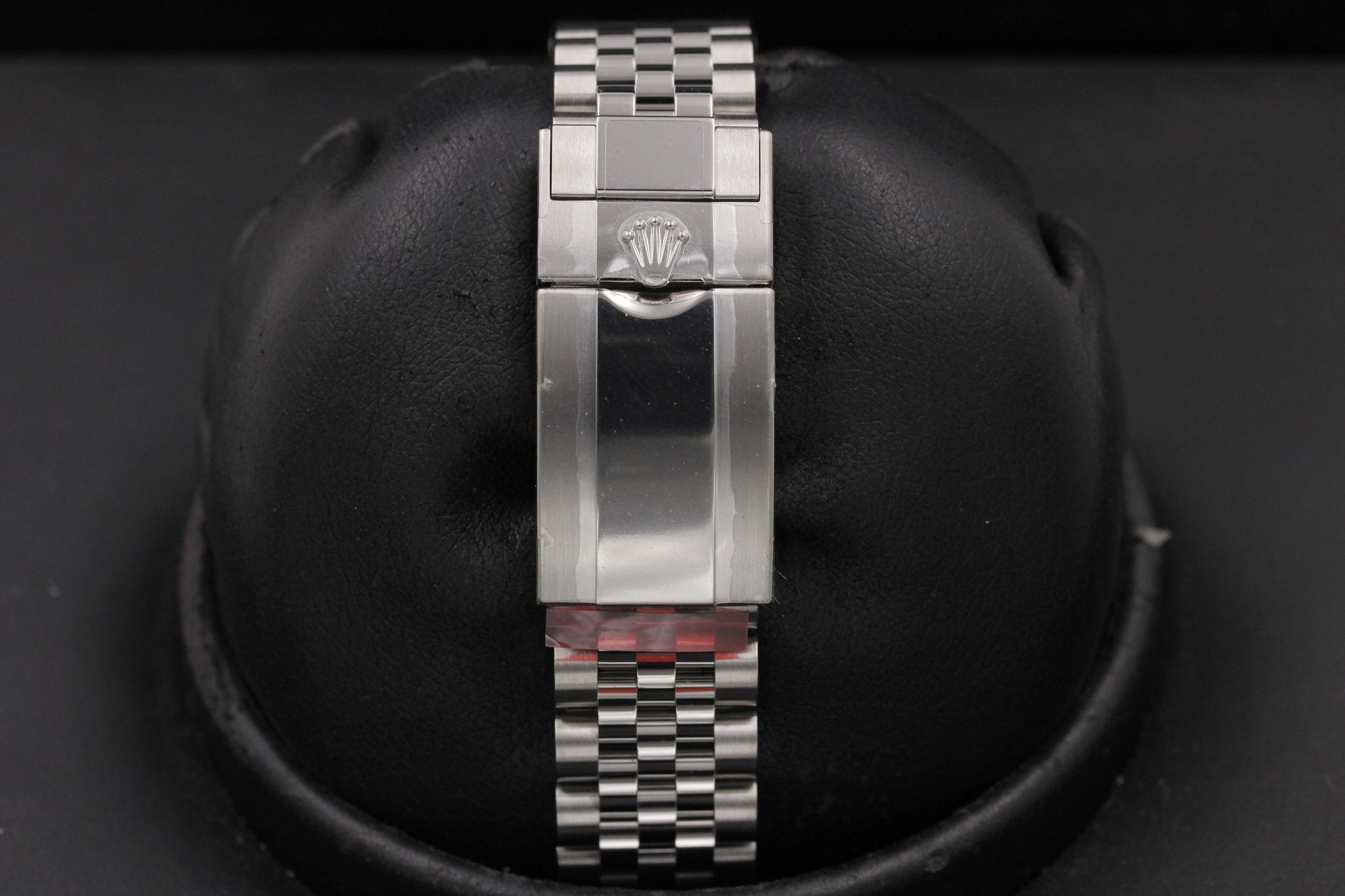 Watch Image 8