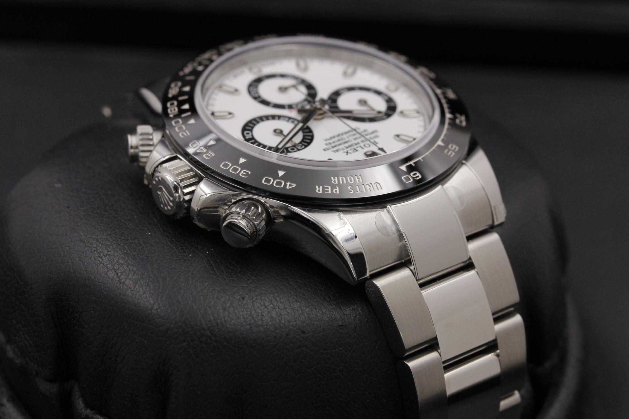 Watch Image 4