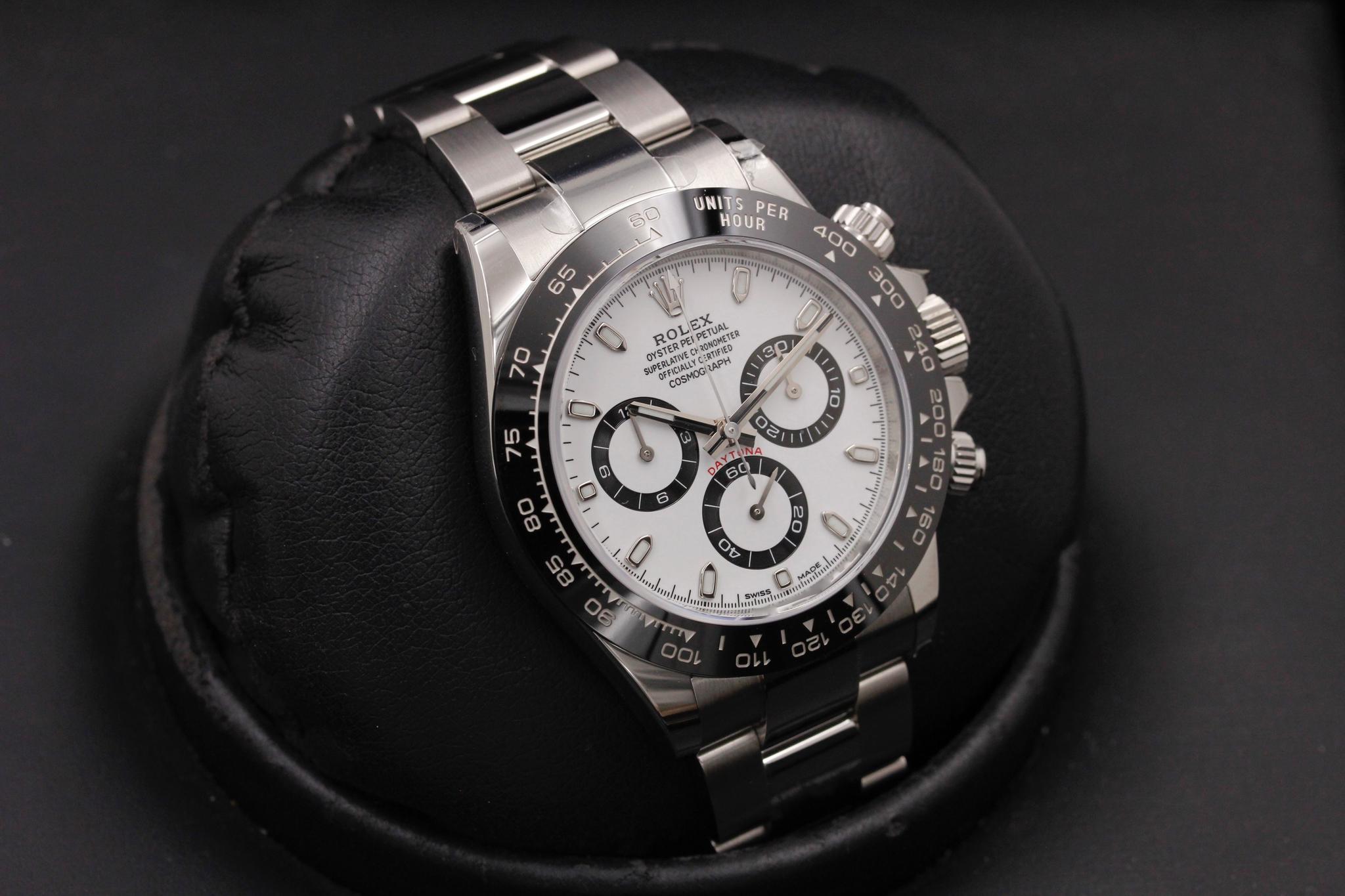 Watch Image 10