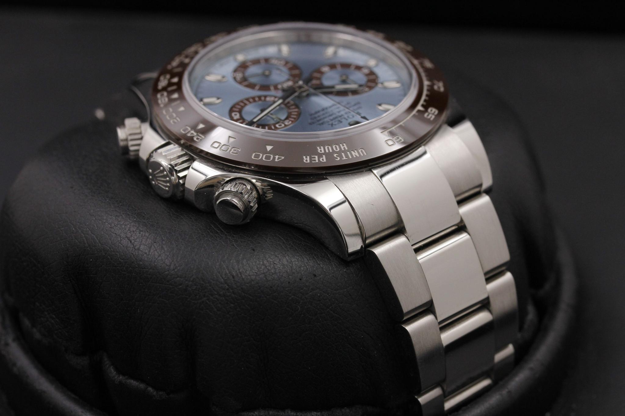 Watch Image 4