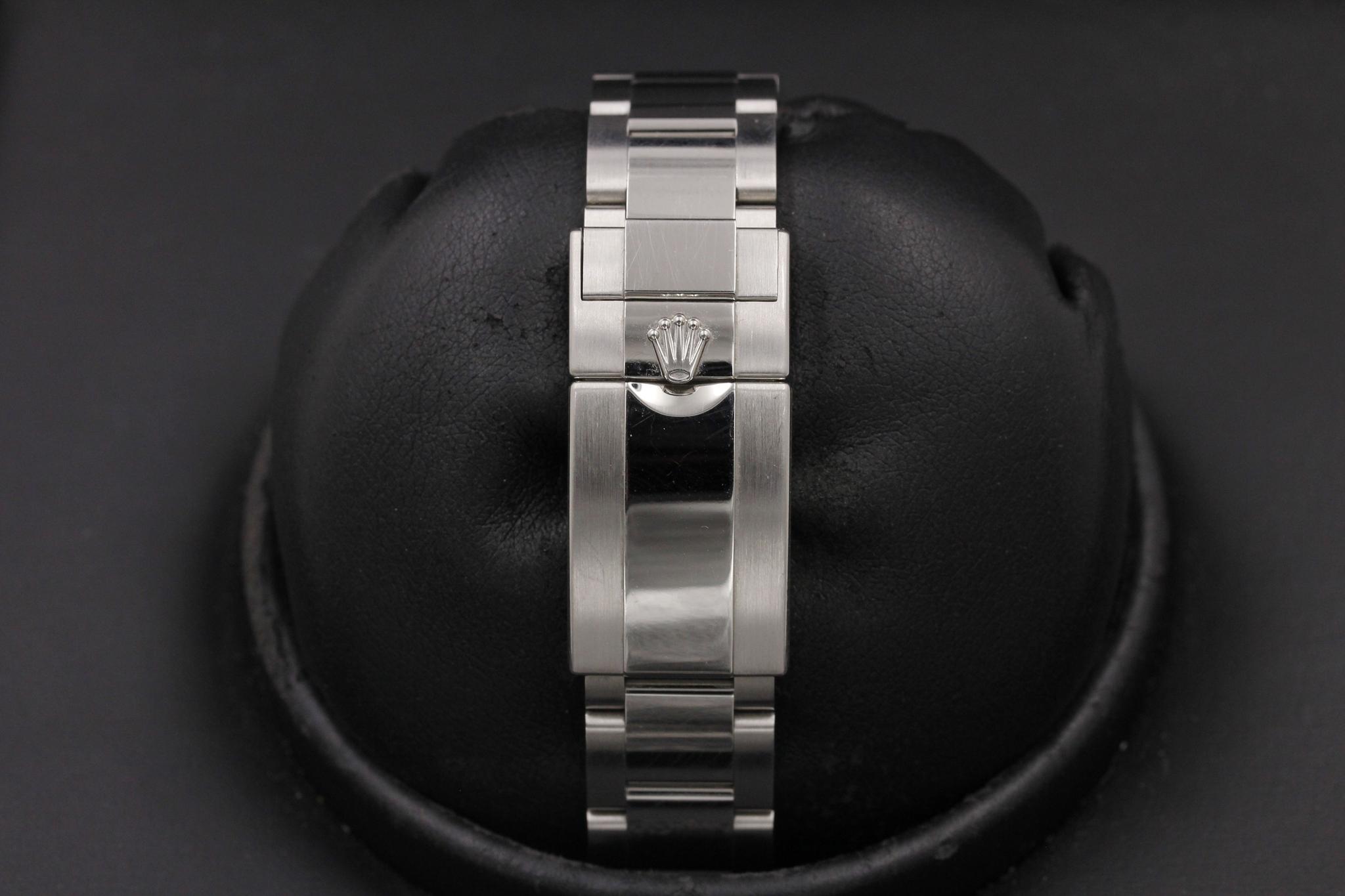 Watch Image 8