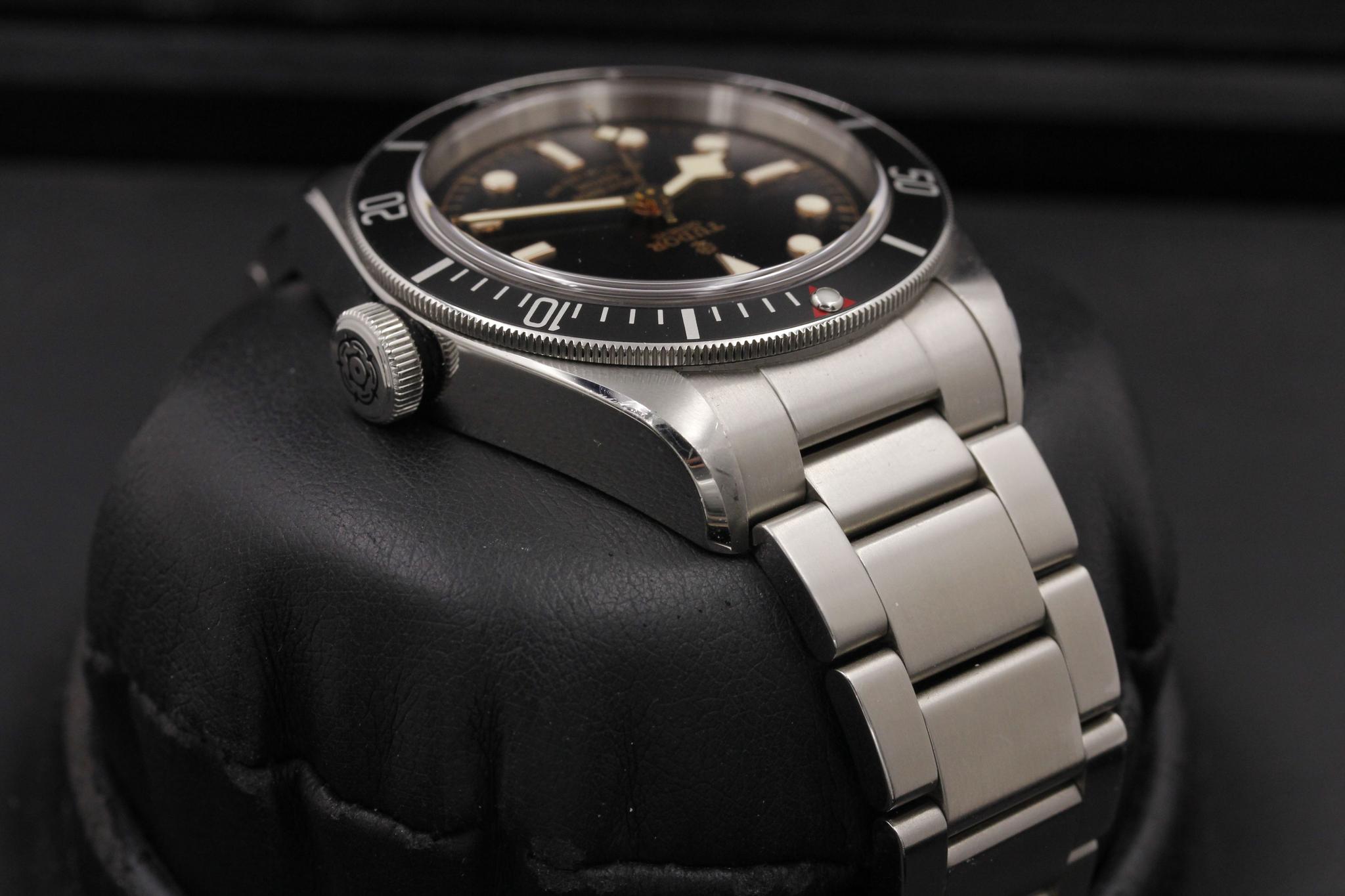 Watch Image 4