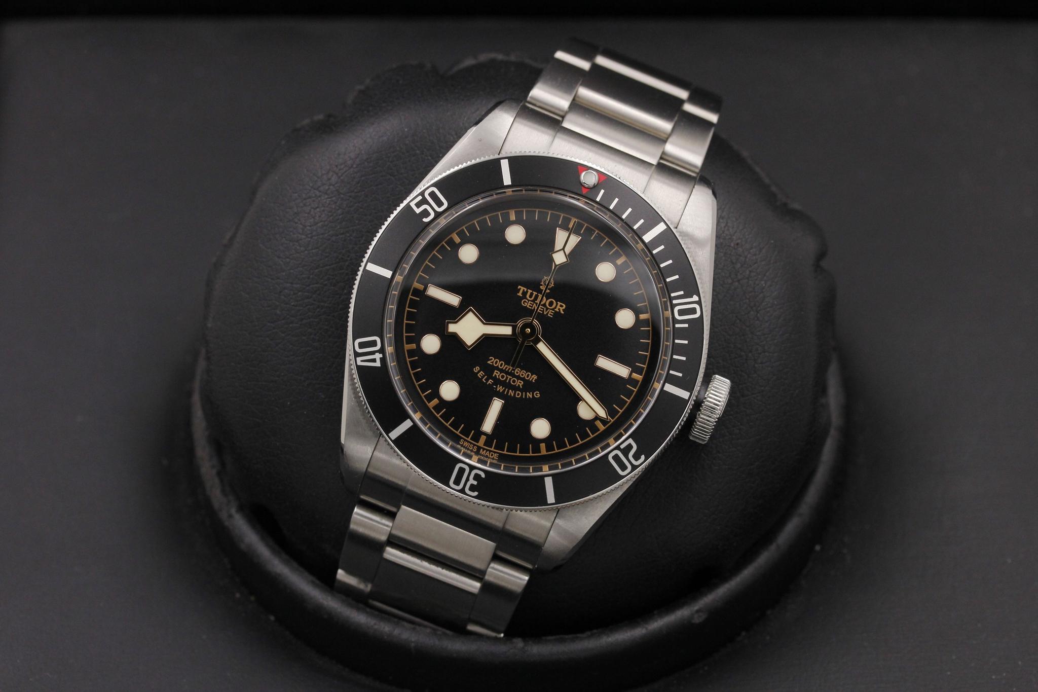 Watch Image 9