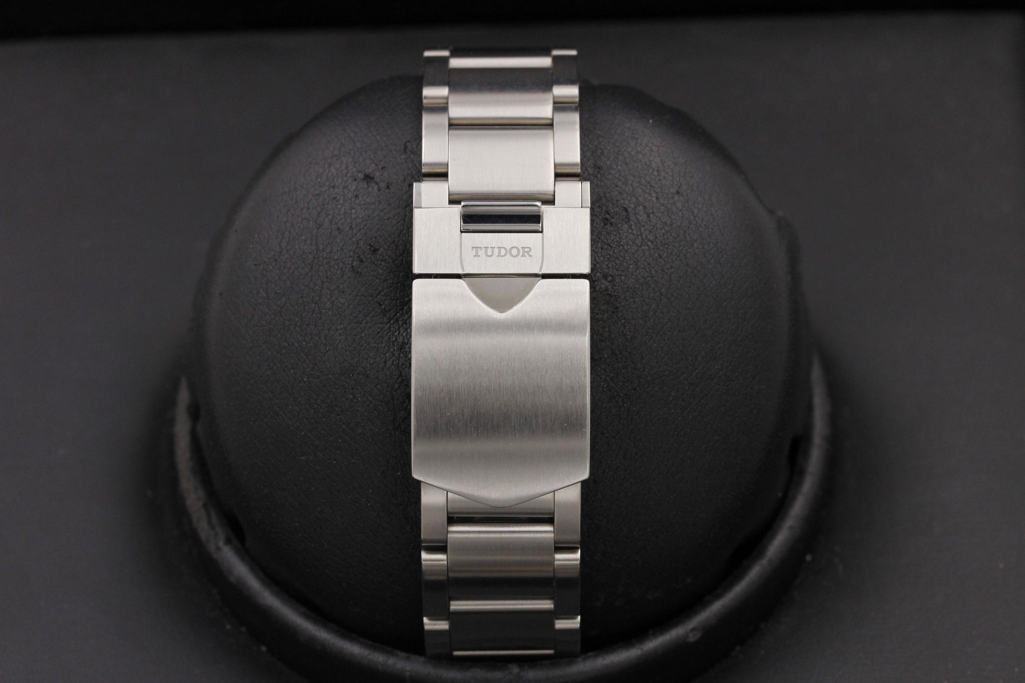 Watch Image 8