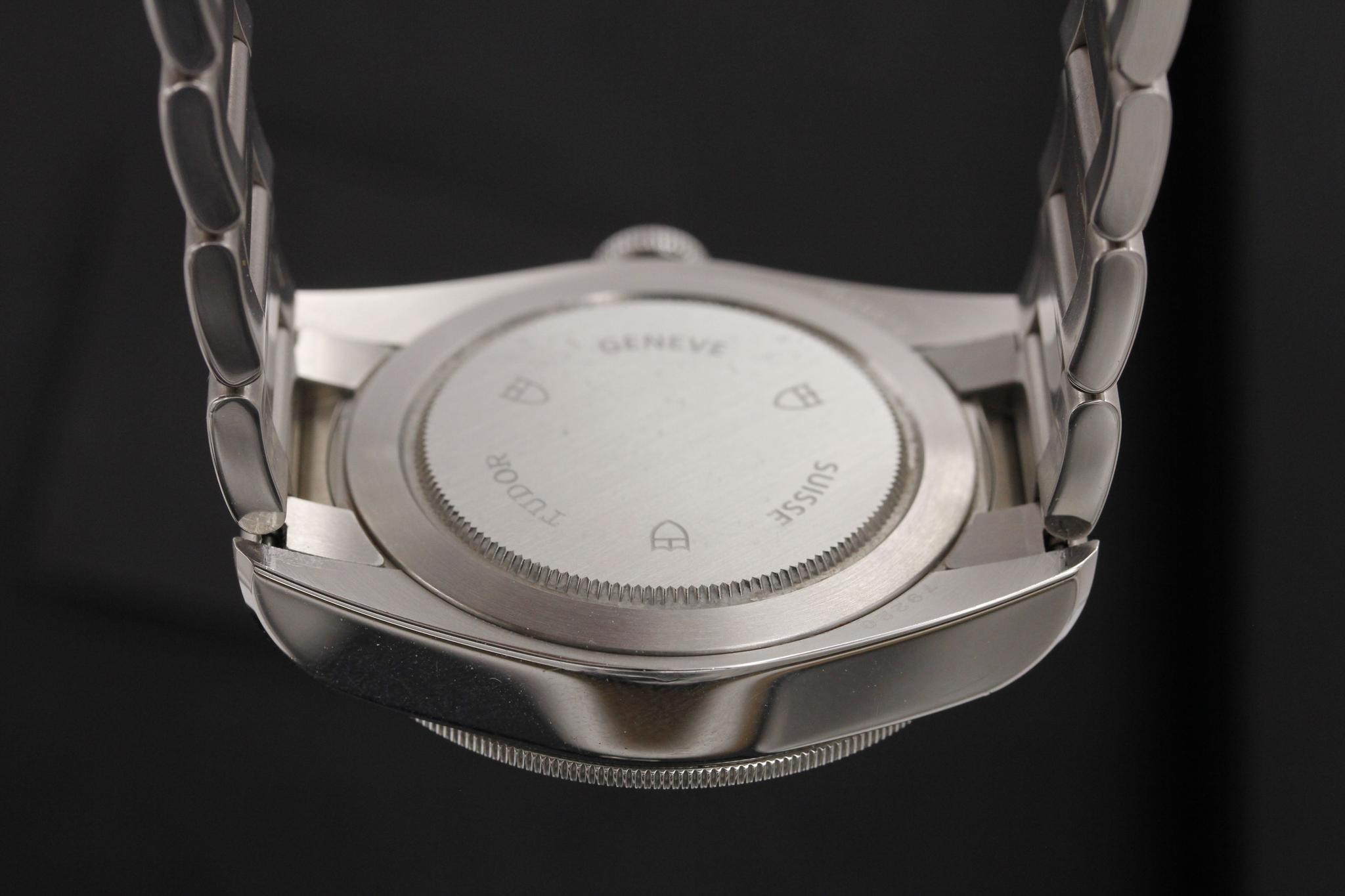 Watch Image 7