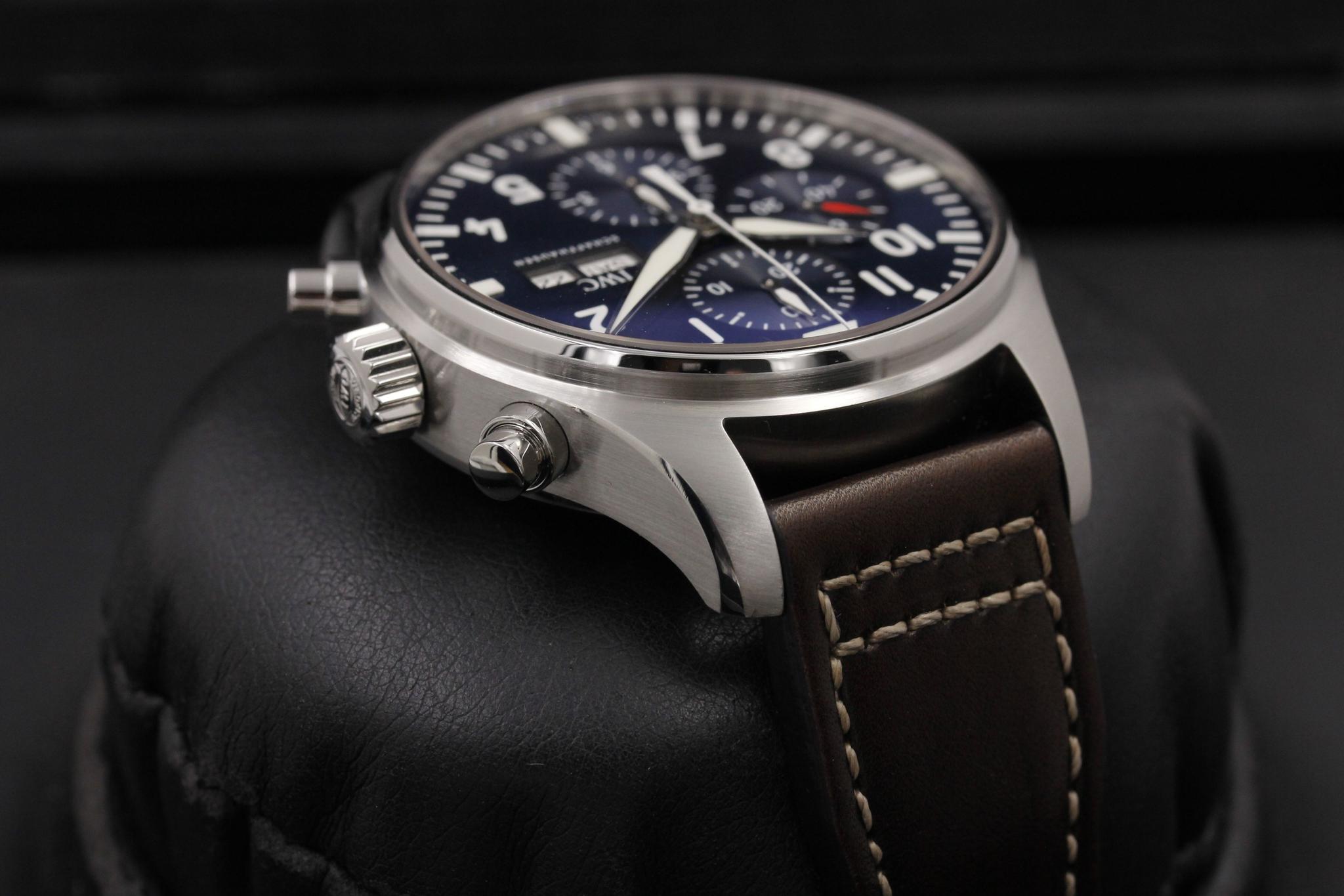 Watch Image 4