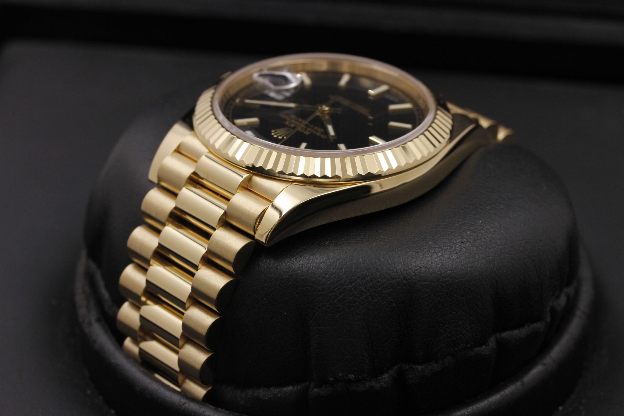 Watch Image 5