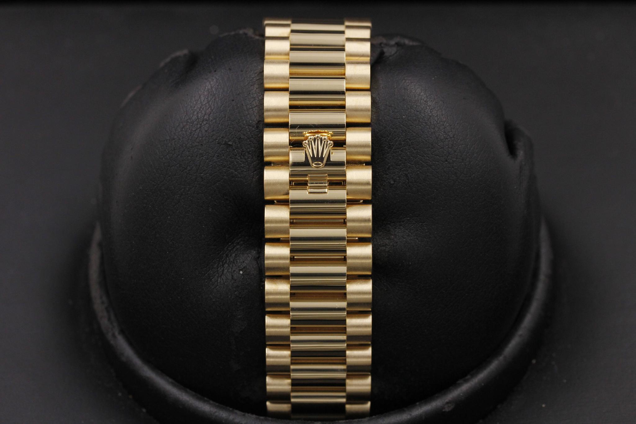 Watch Image 8