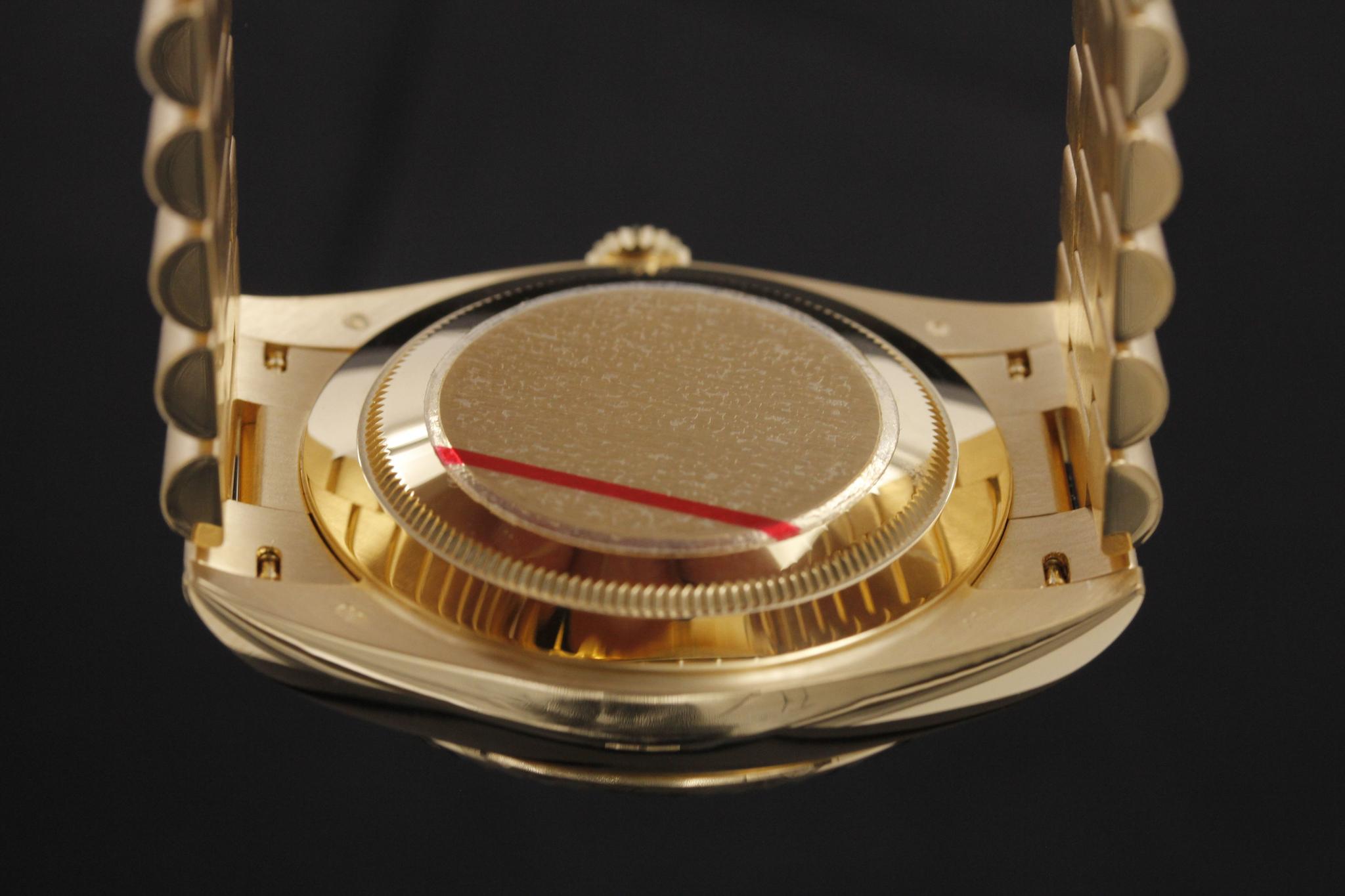 Watch Image 7