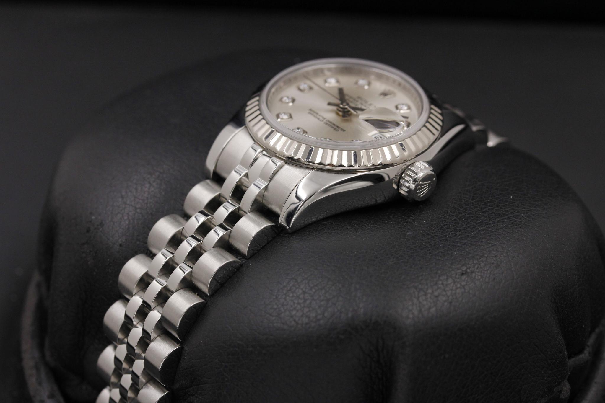 Watch Image 2