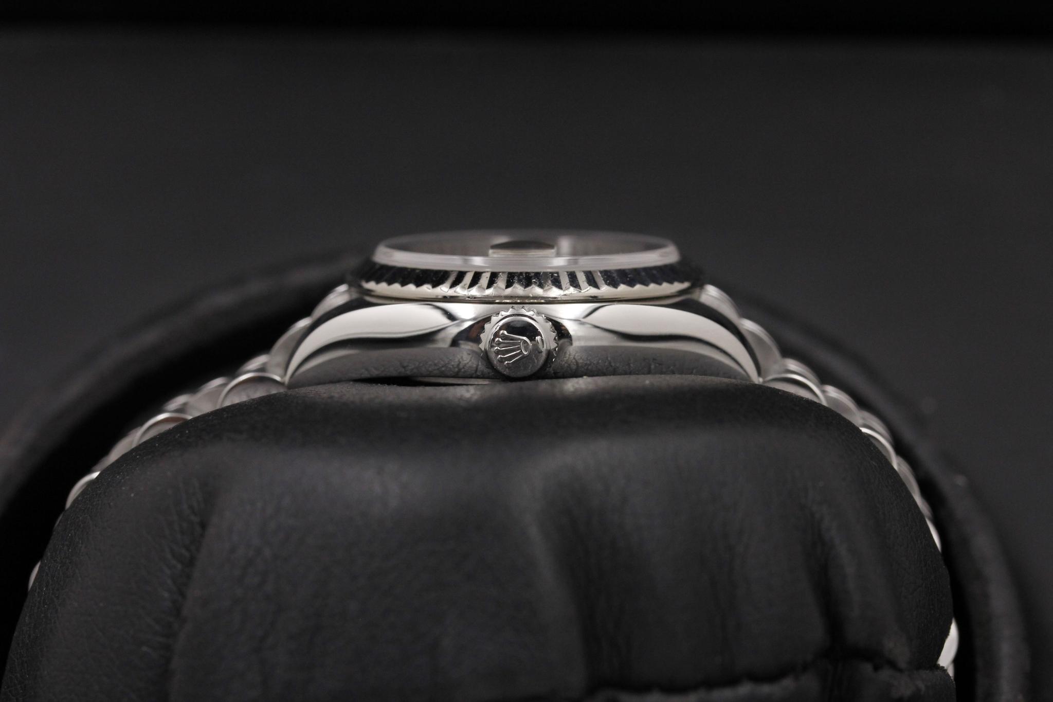 Watch Image 3