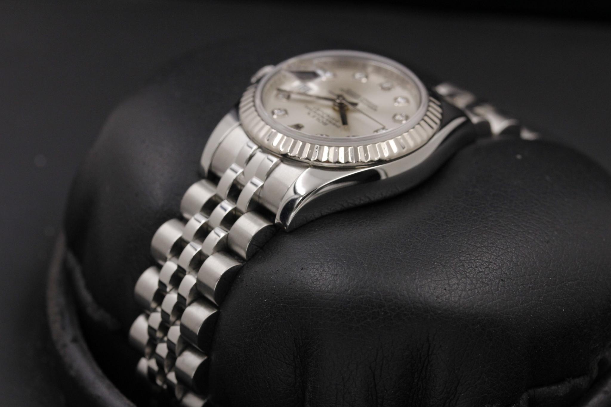 Watch Image 5