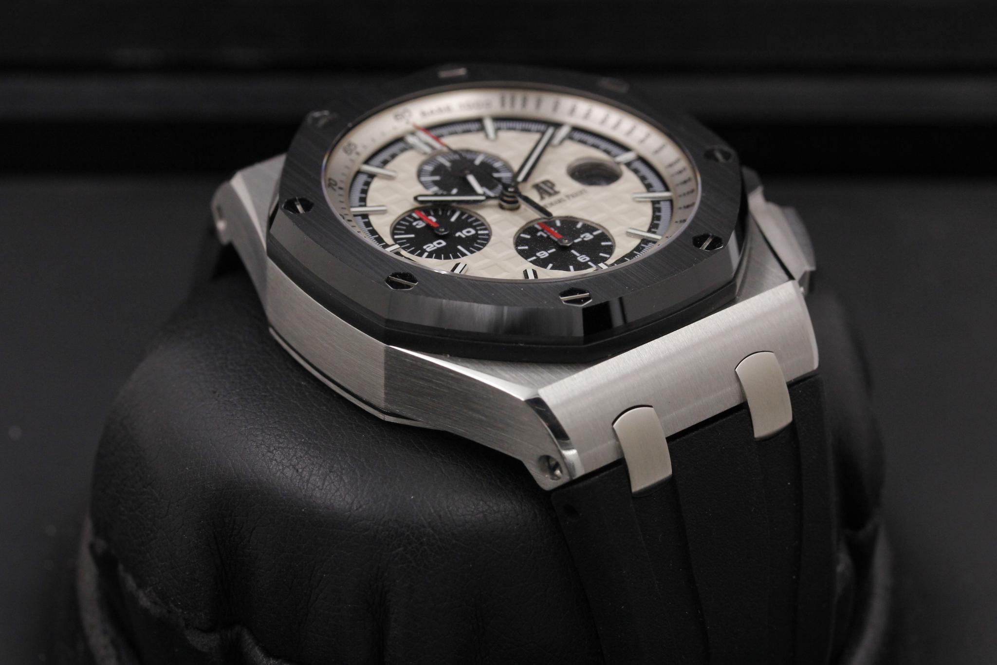 Watch Image 6