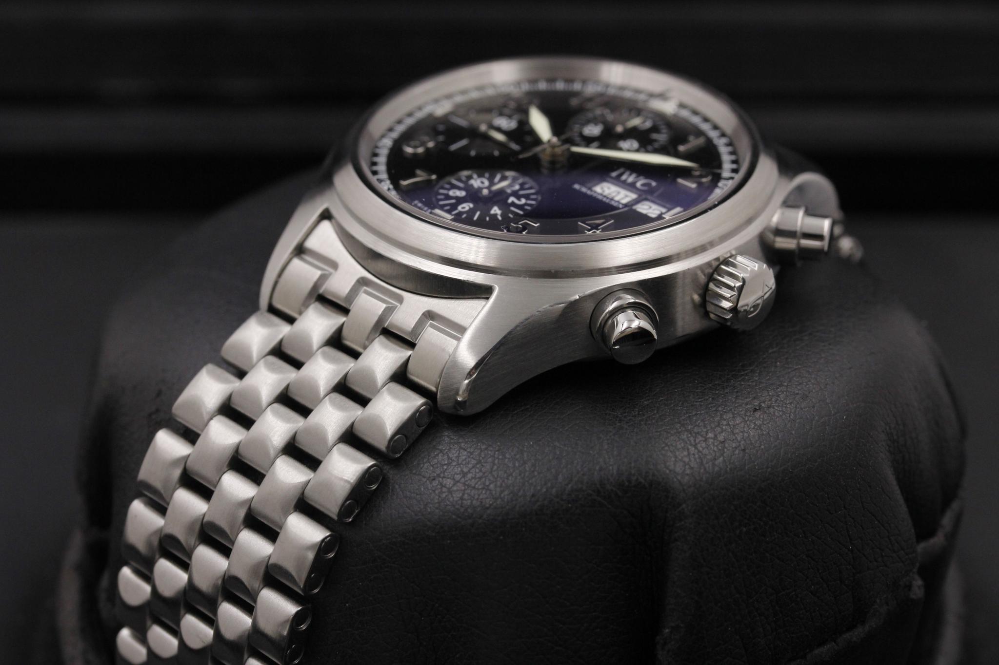 Watch Image 2