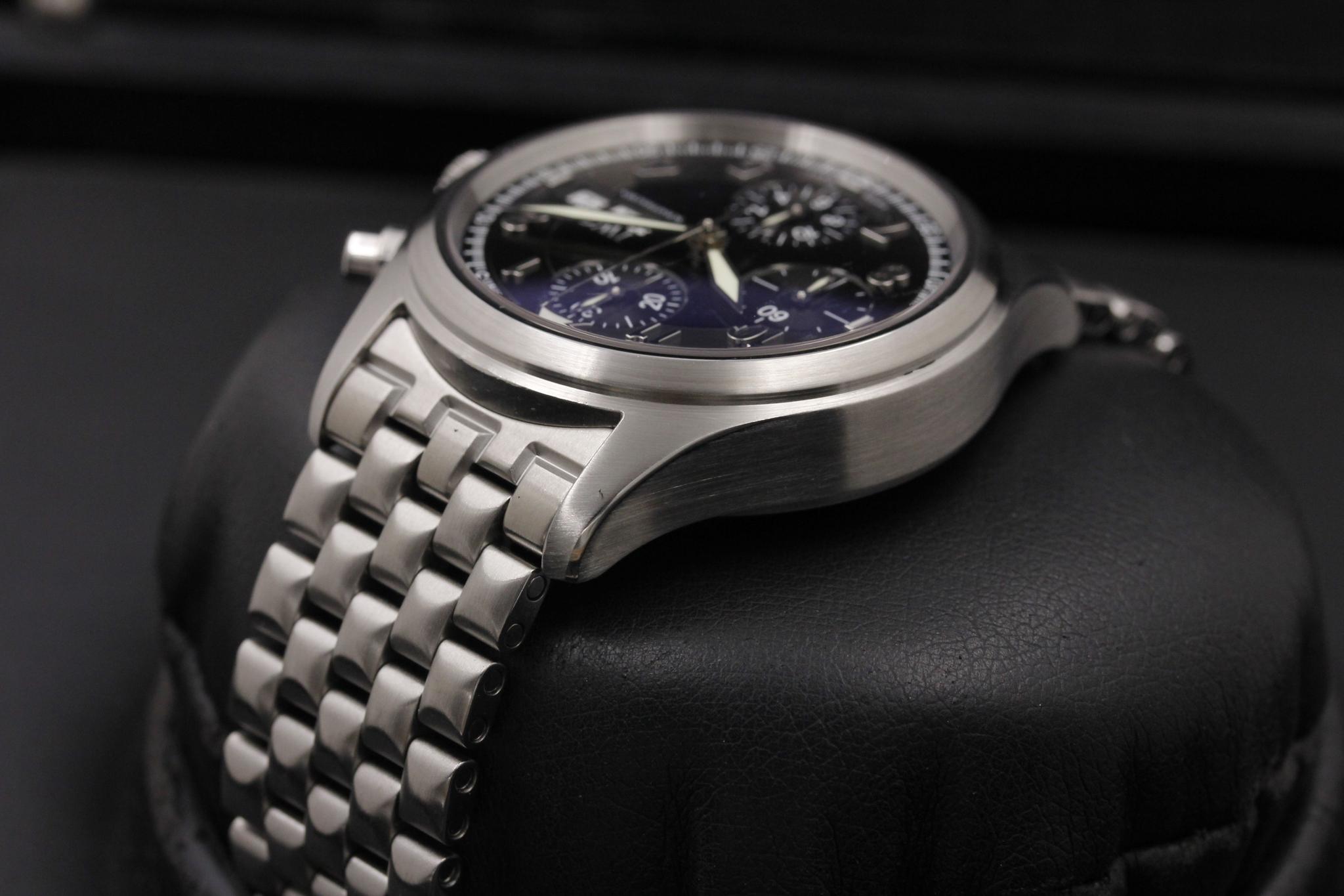 Watch Image 5