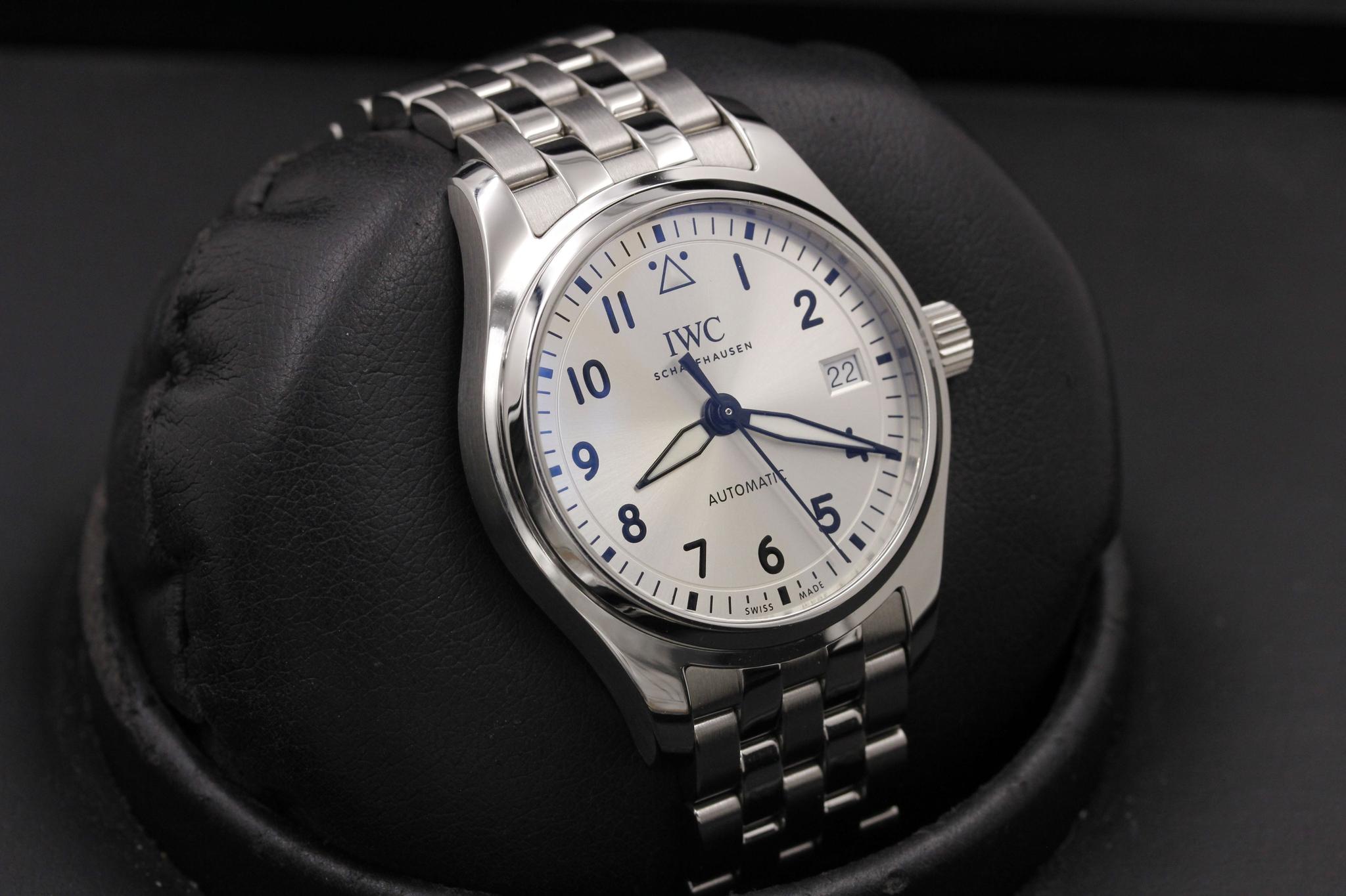Watch Image 10