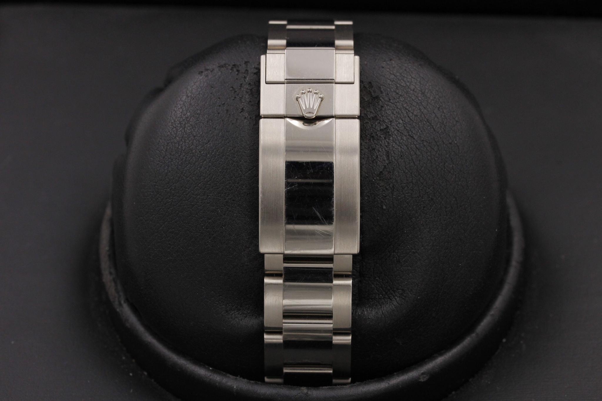 Watch Image 8