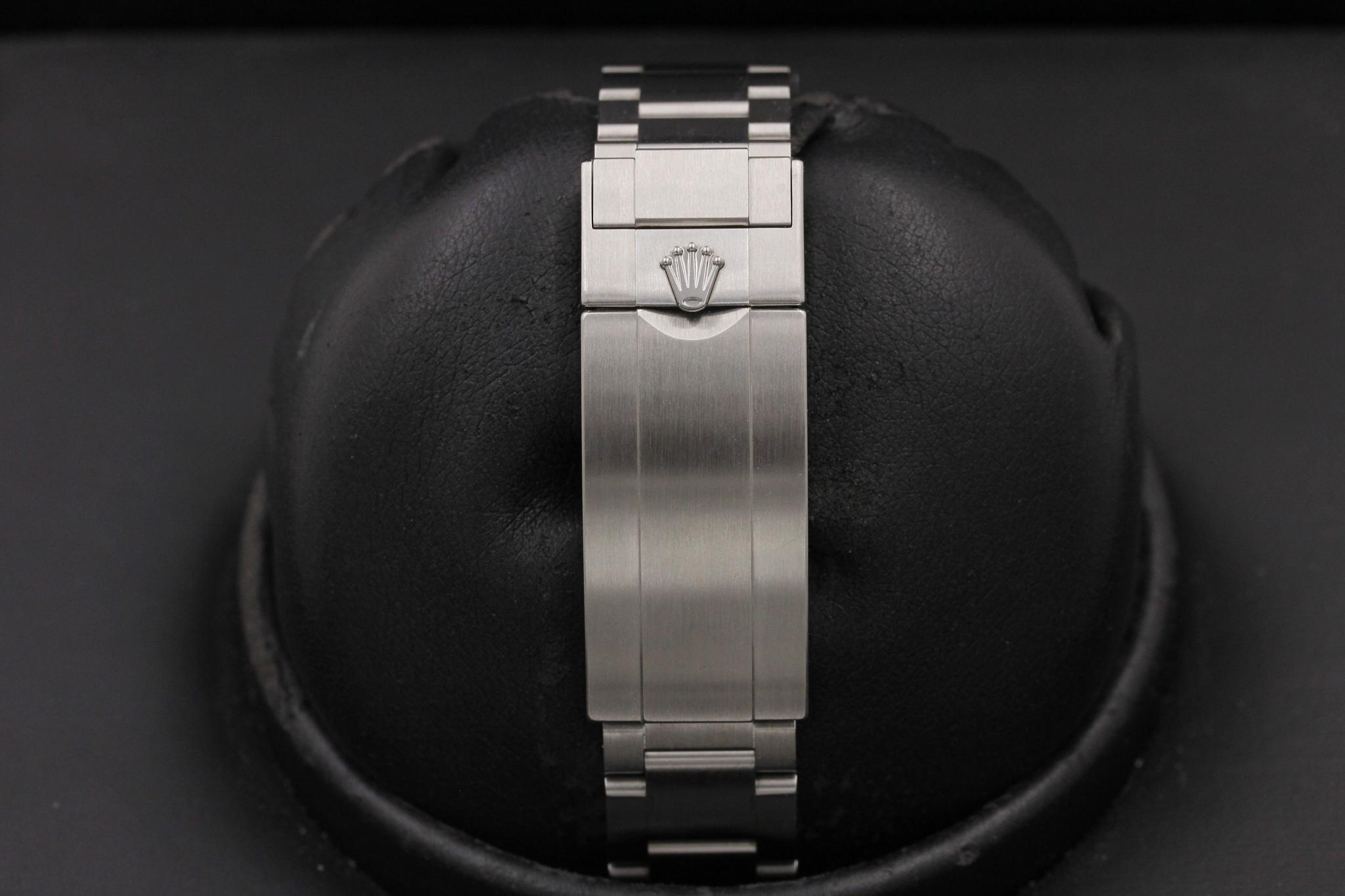 Watch Image 8