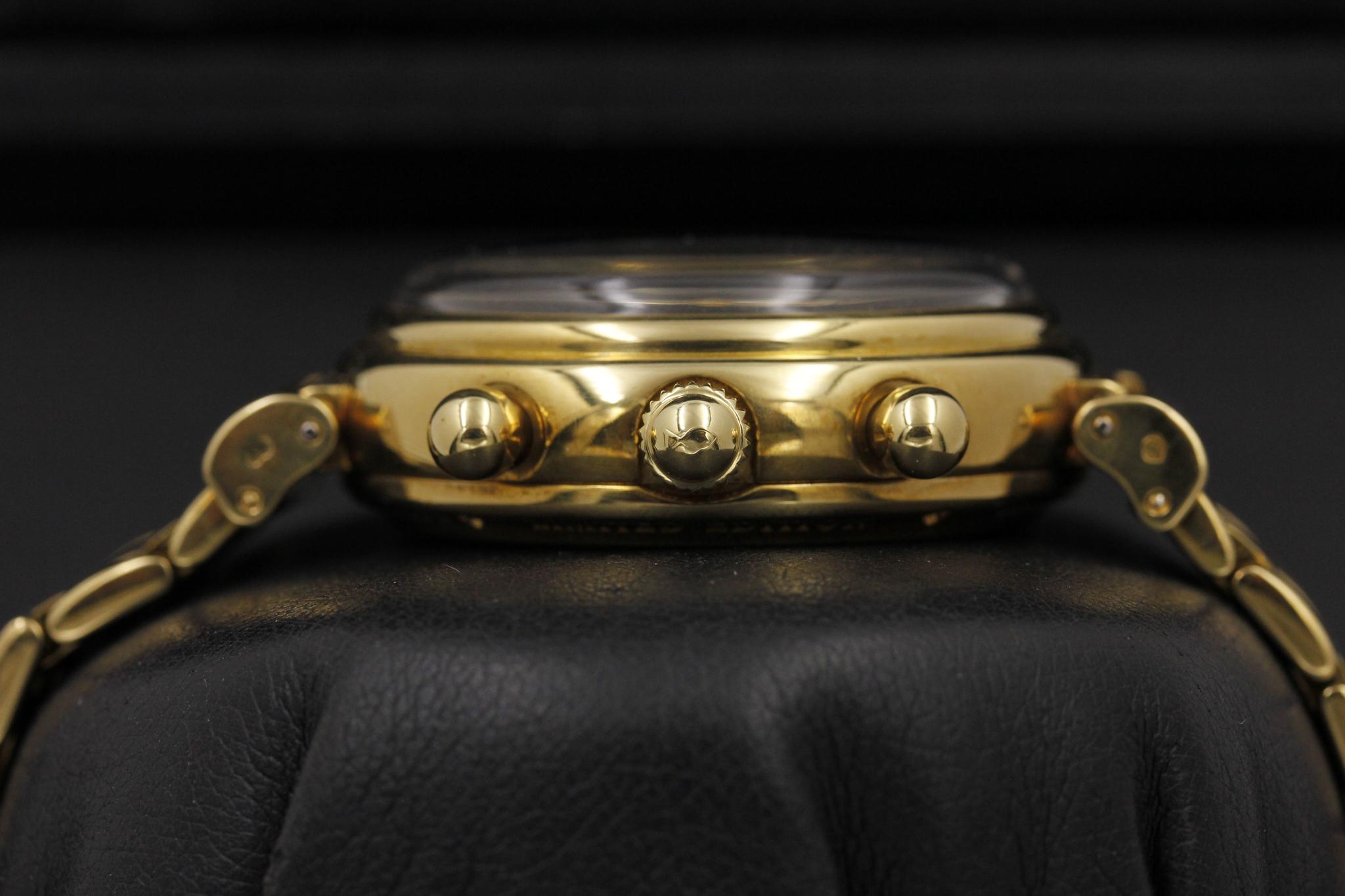 Watch Image 3