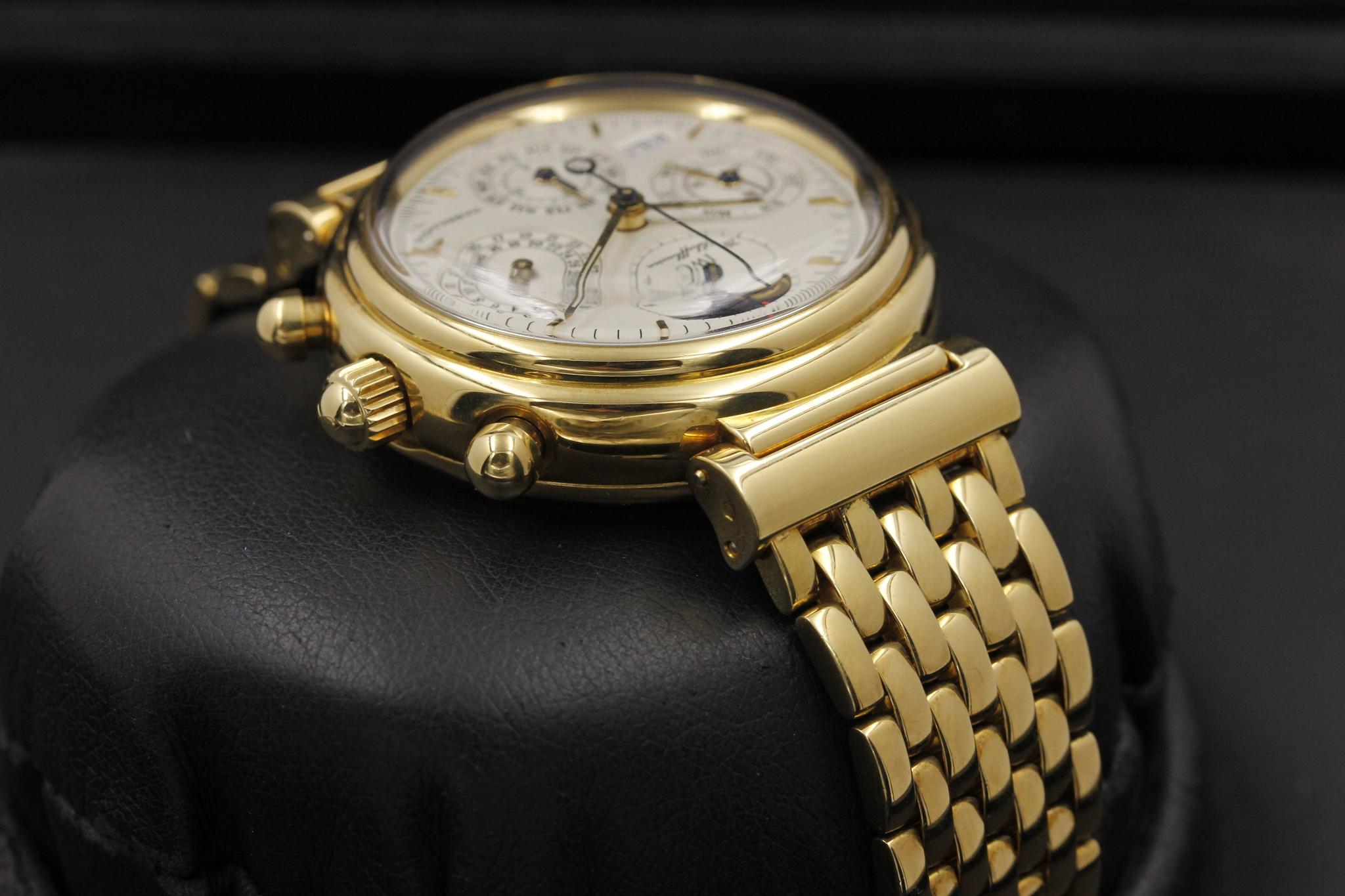 Watch Image 4