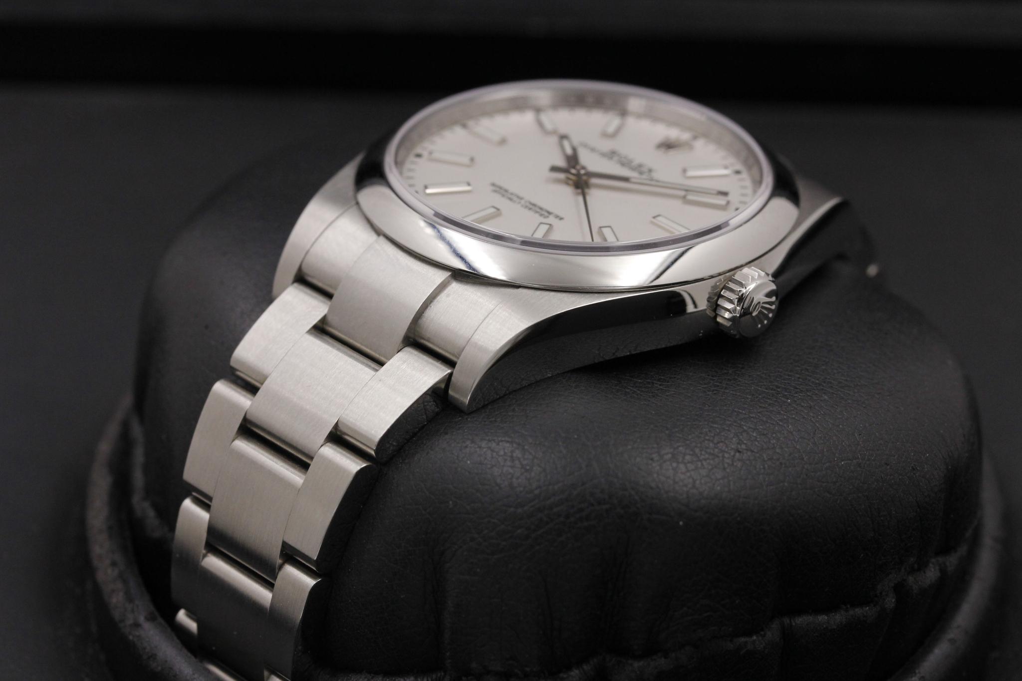 Watch Image 2
