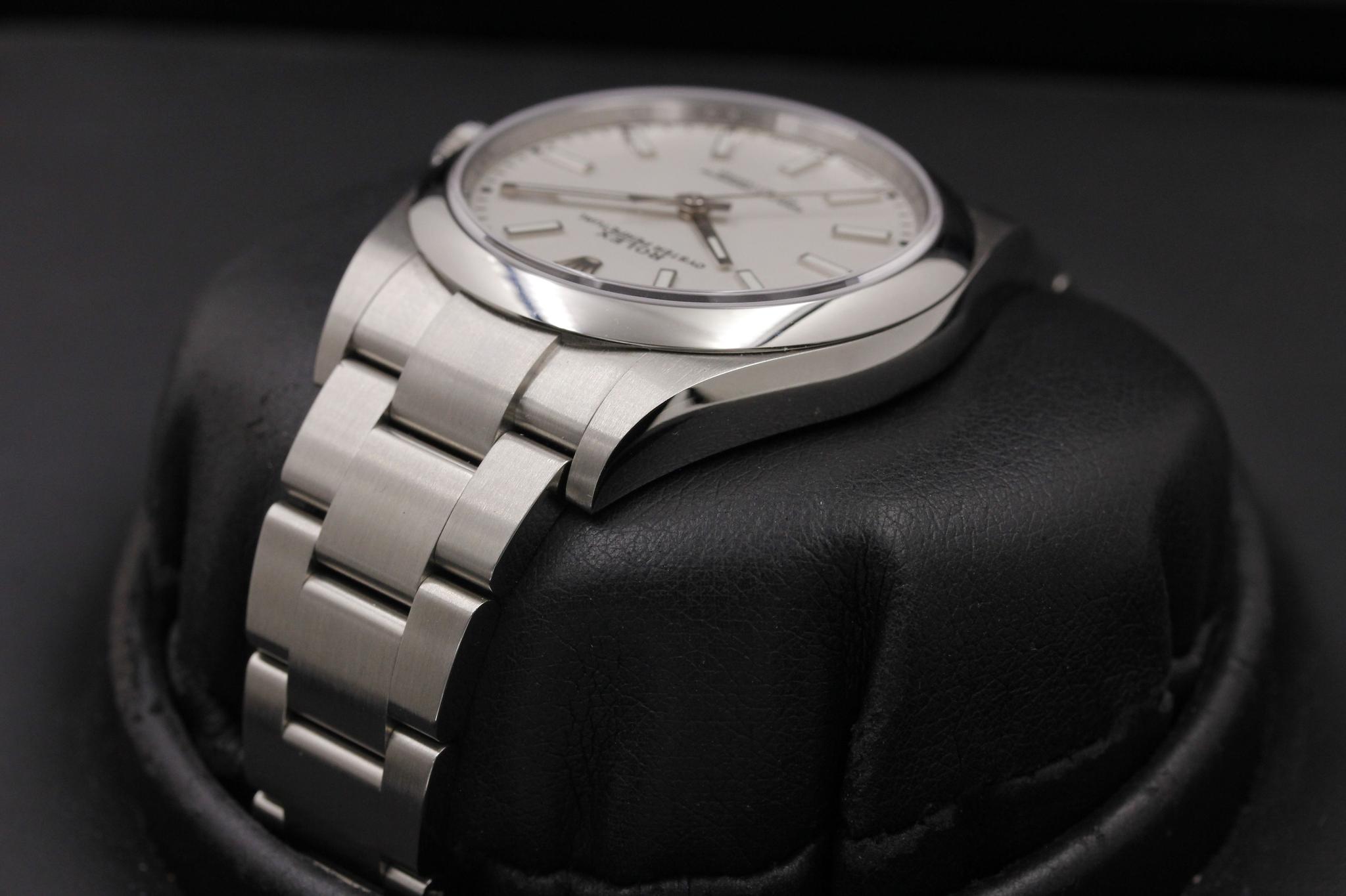 Watch Image 5
