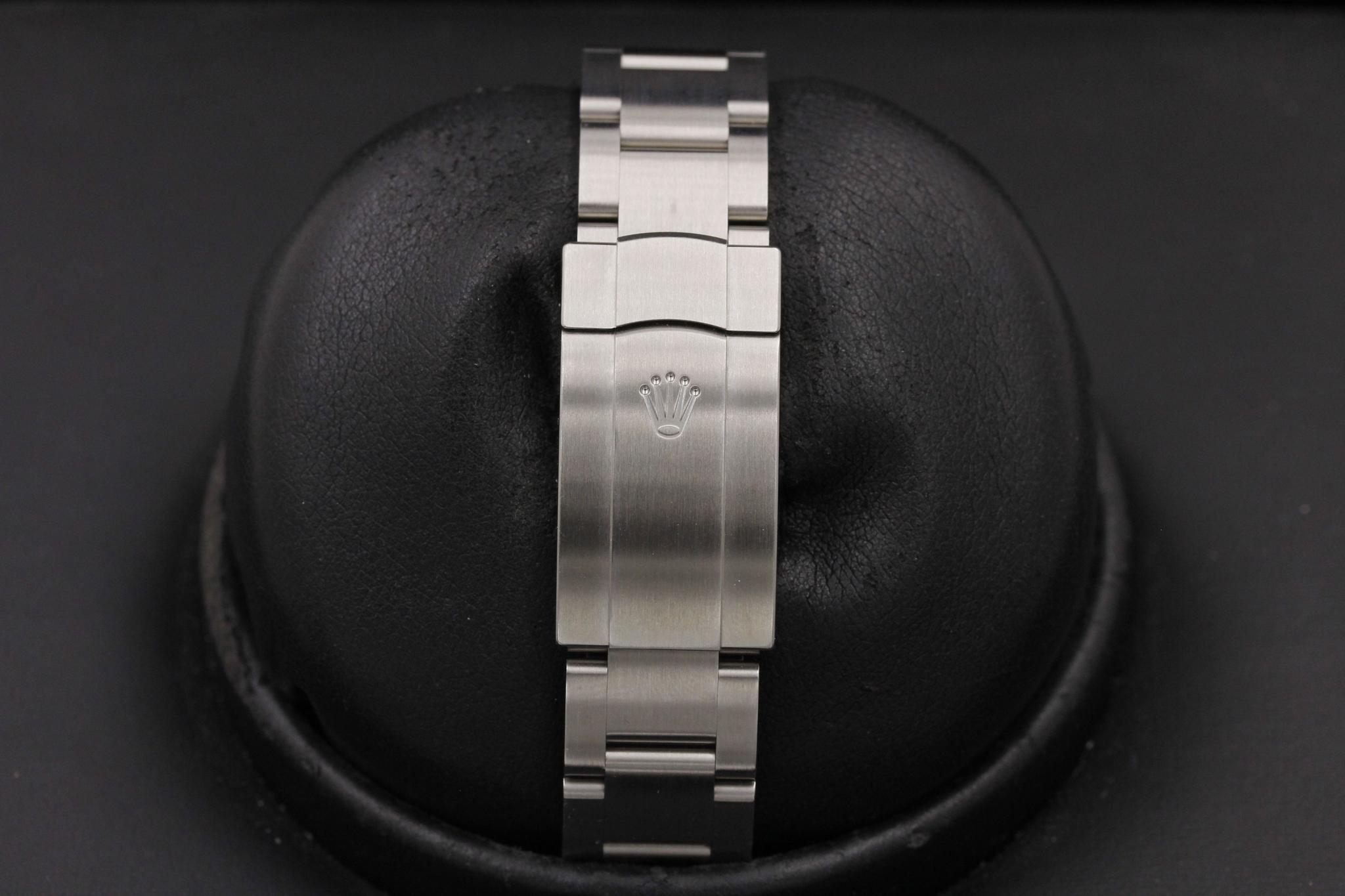 Watch Image 8