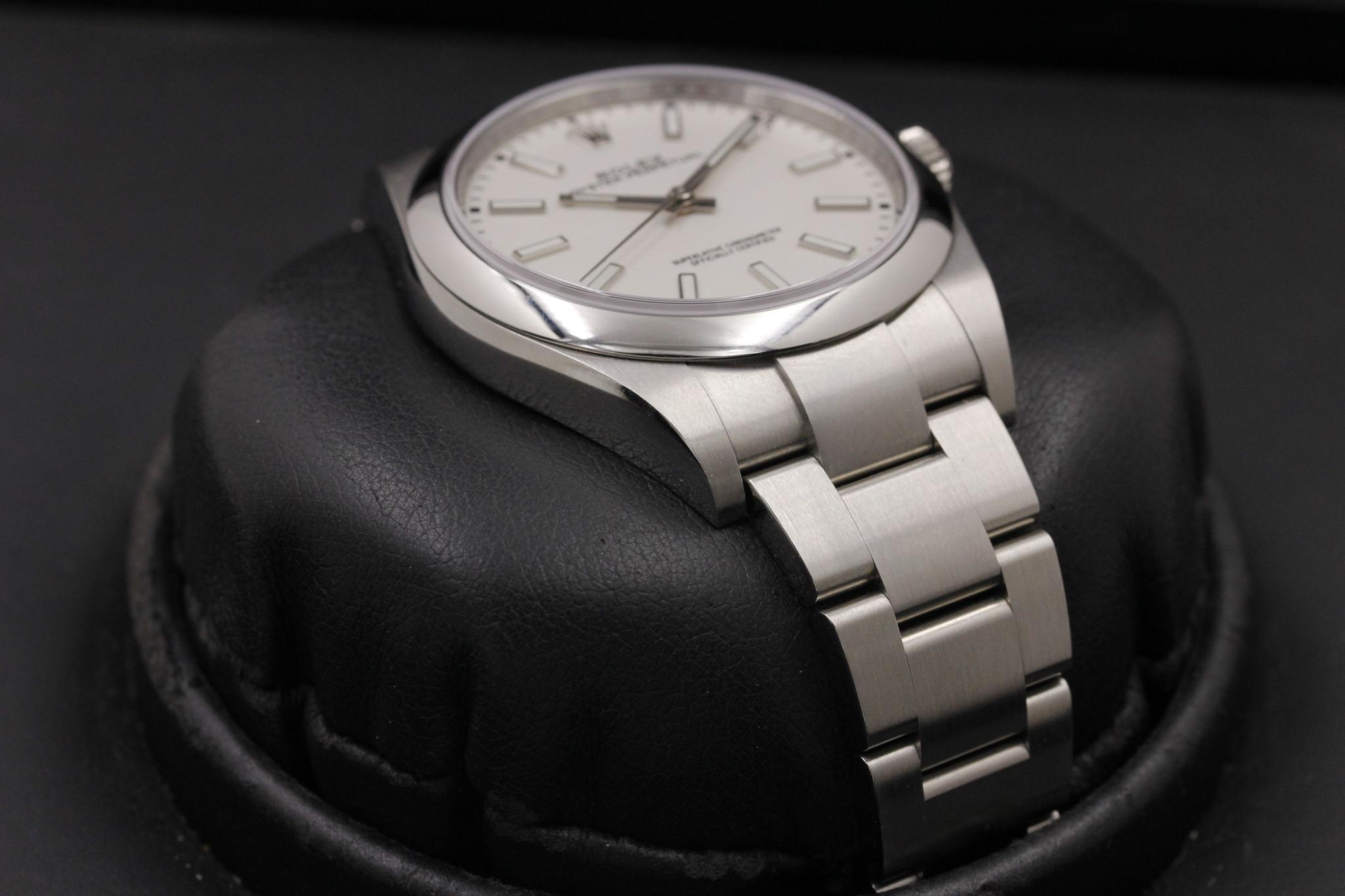 Watch Image 6