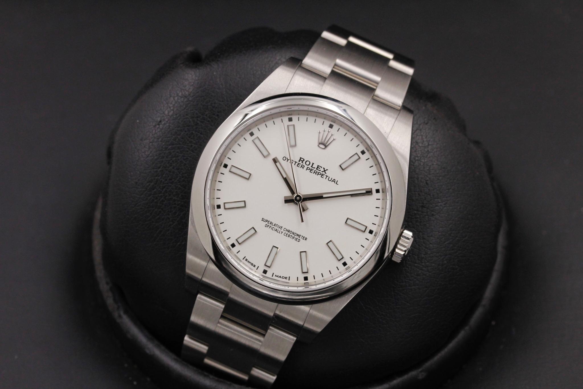 Watch Image 9