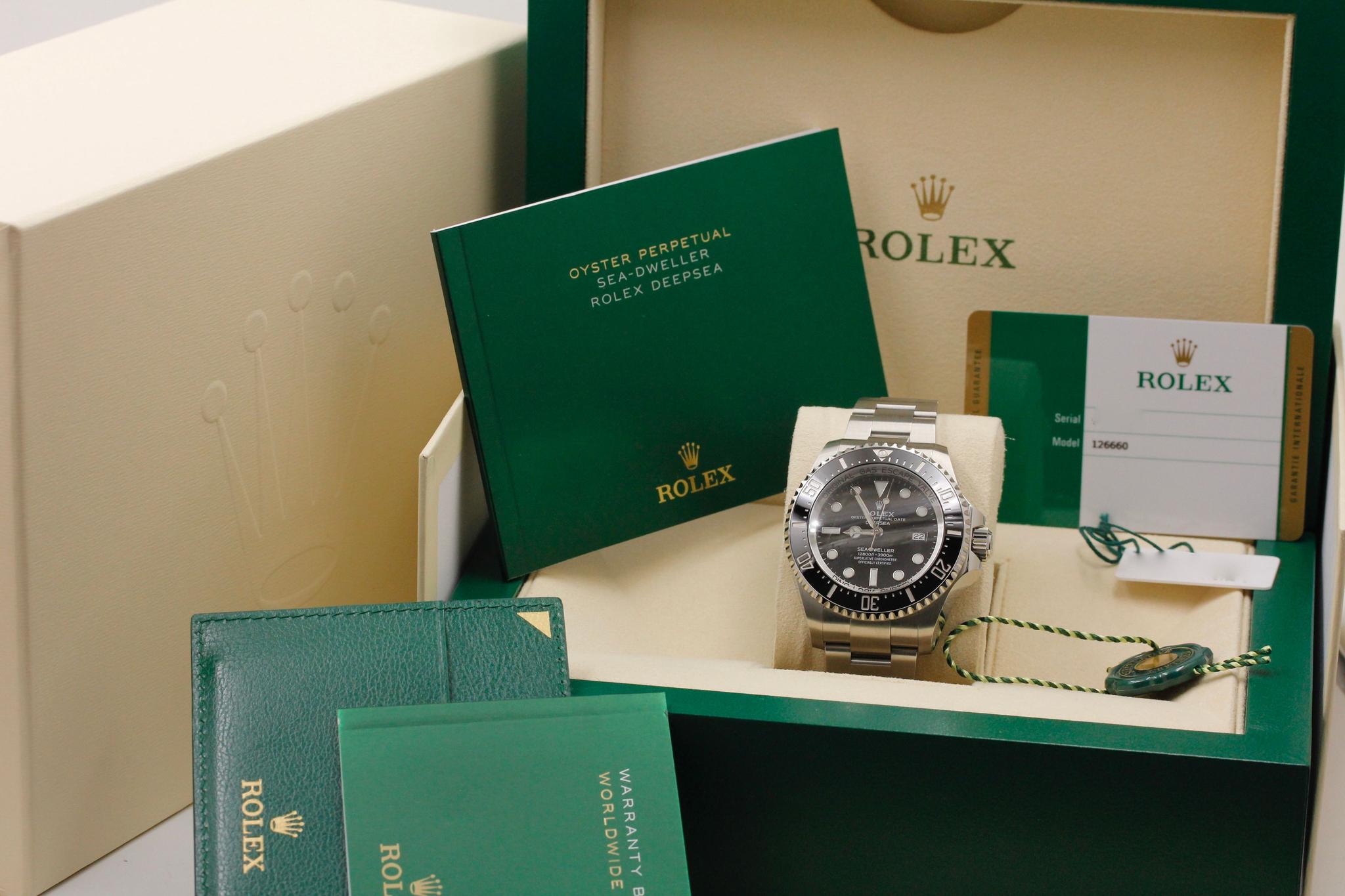 Watch Image 11