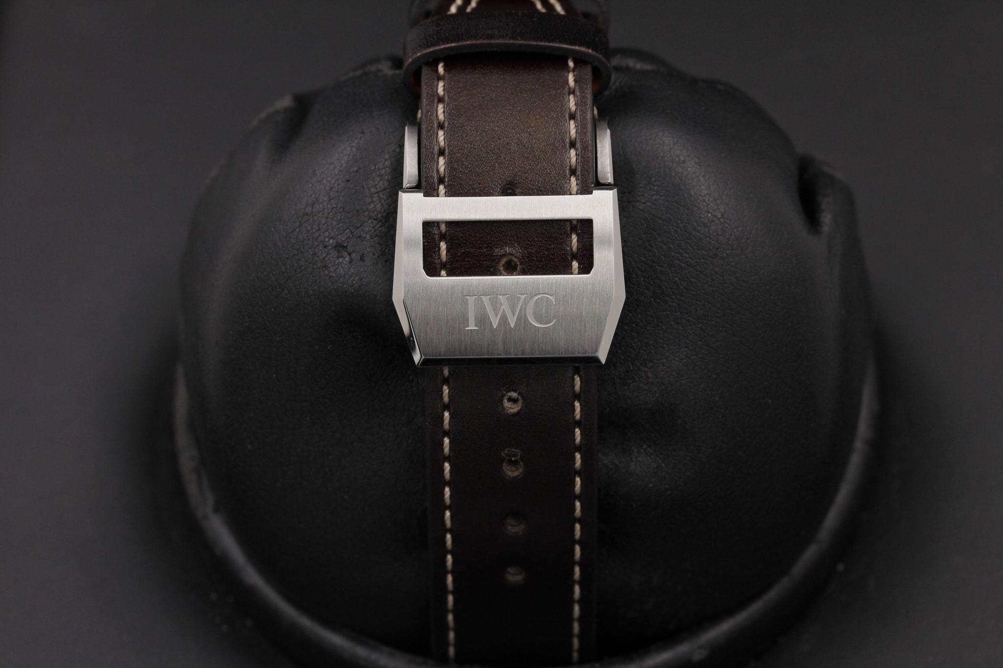Watch Image 8