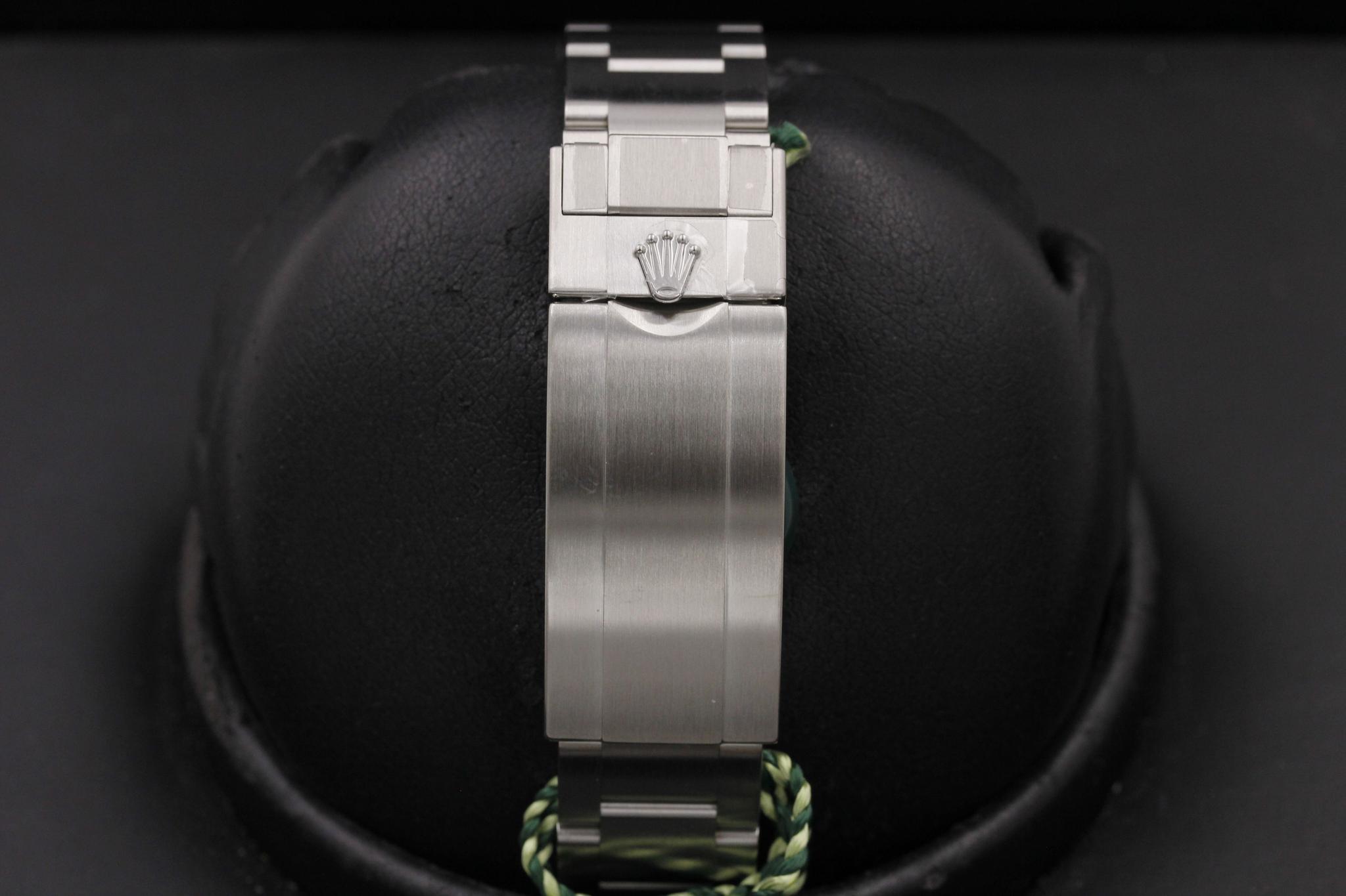 Watch Image 8