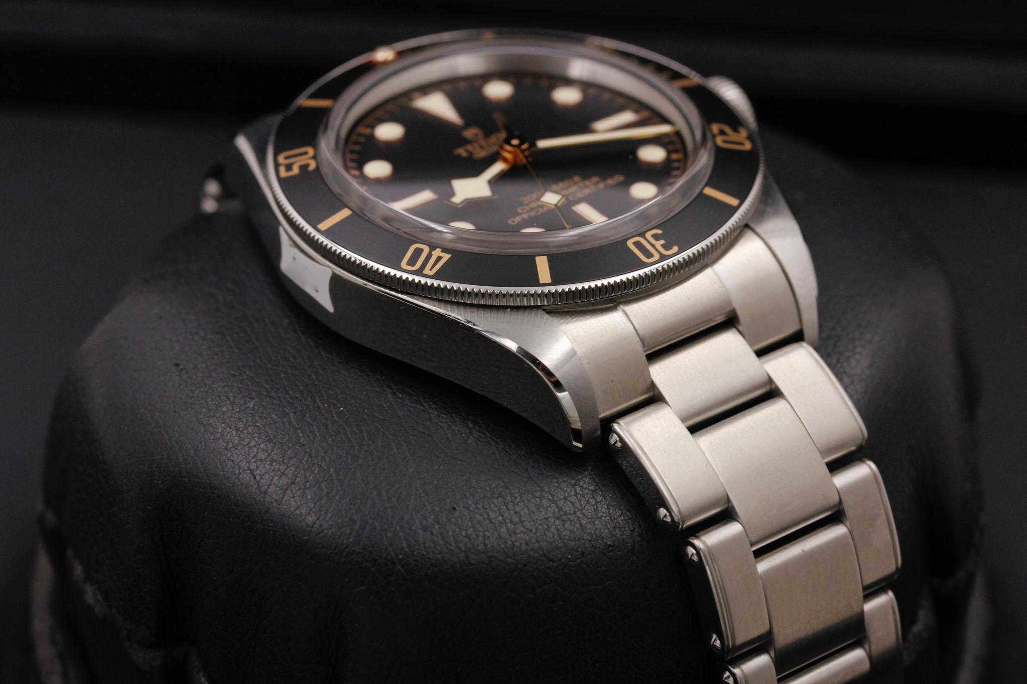 Watch Image 6