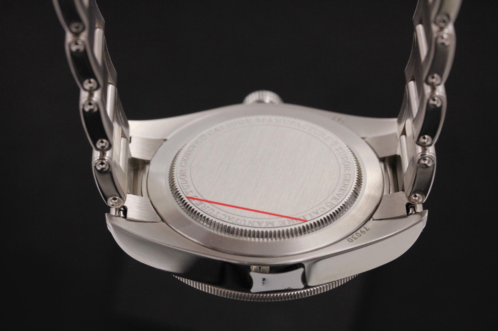 Watch Image 7