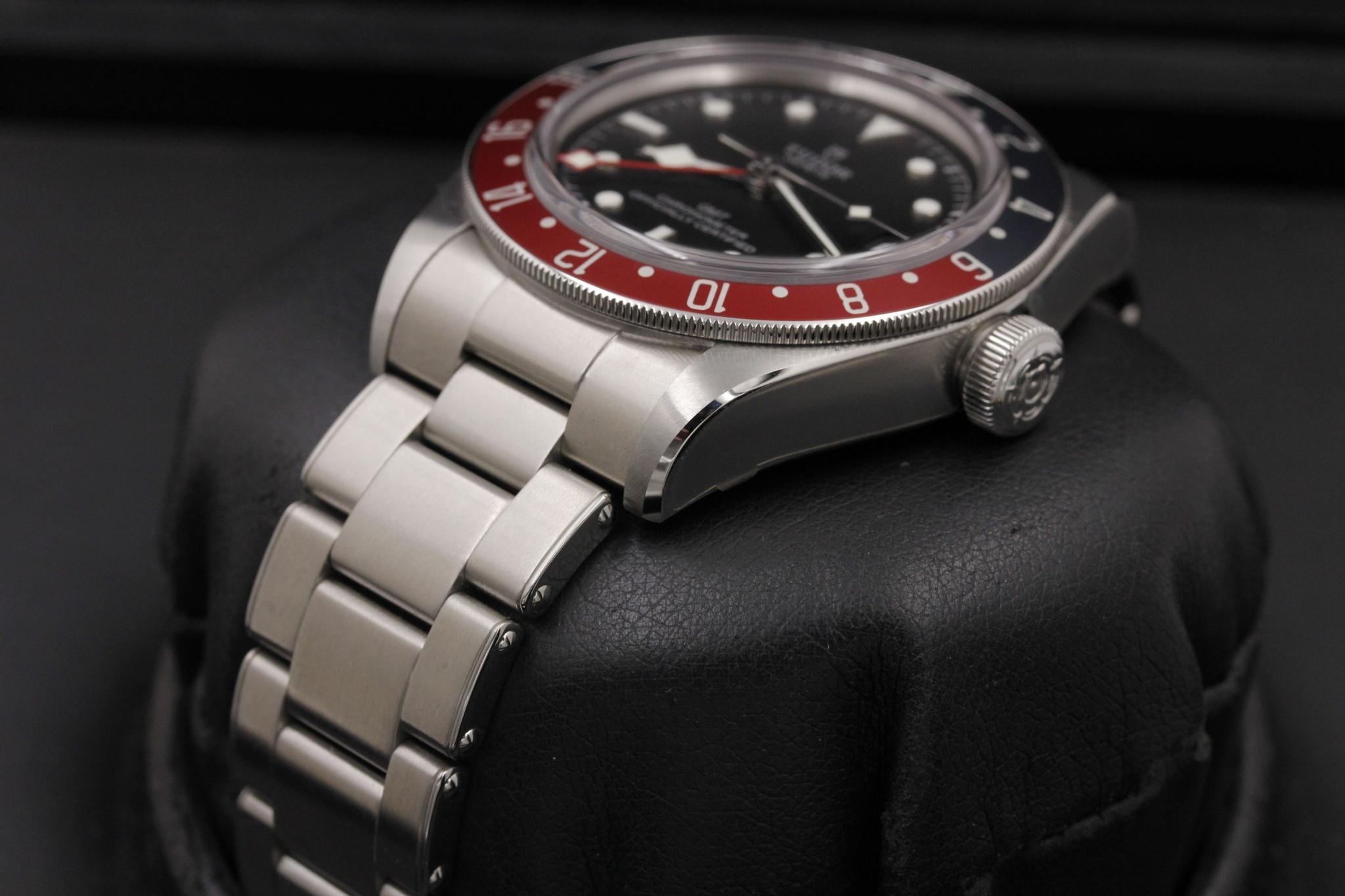 Watch Image 2