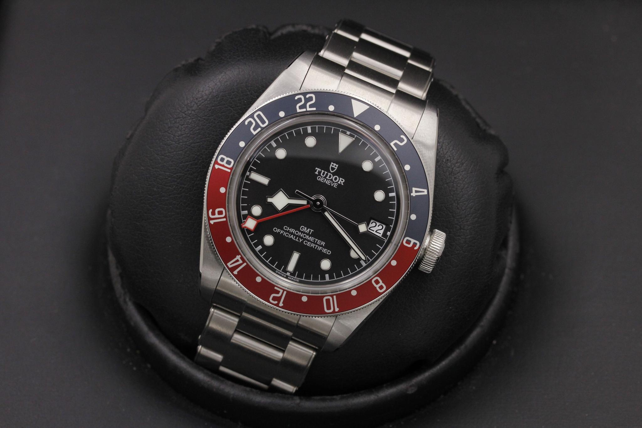 Watch Image 8