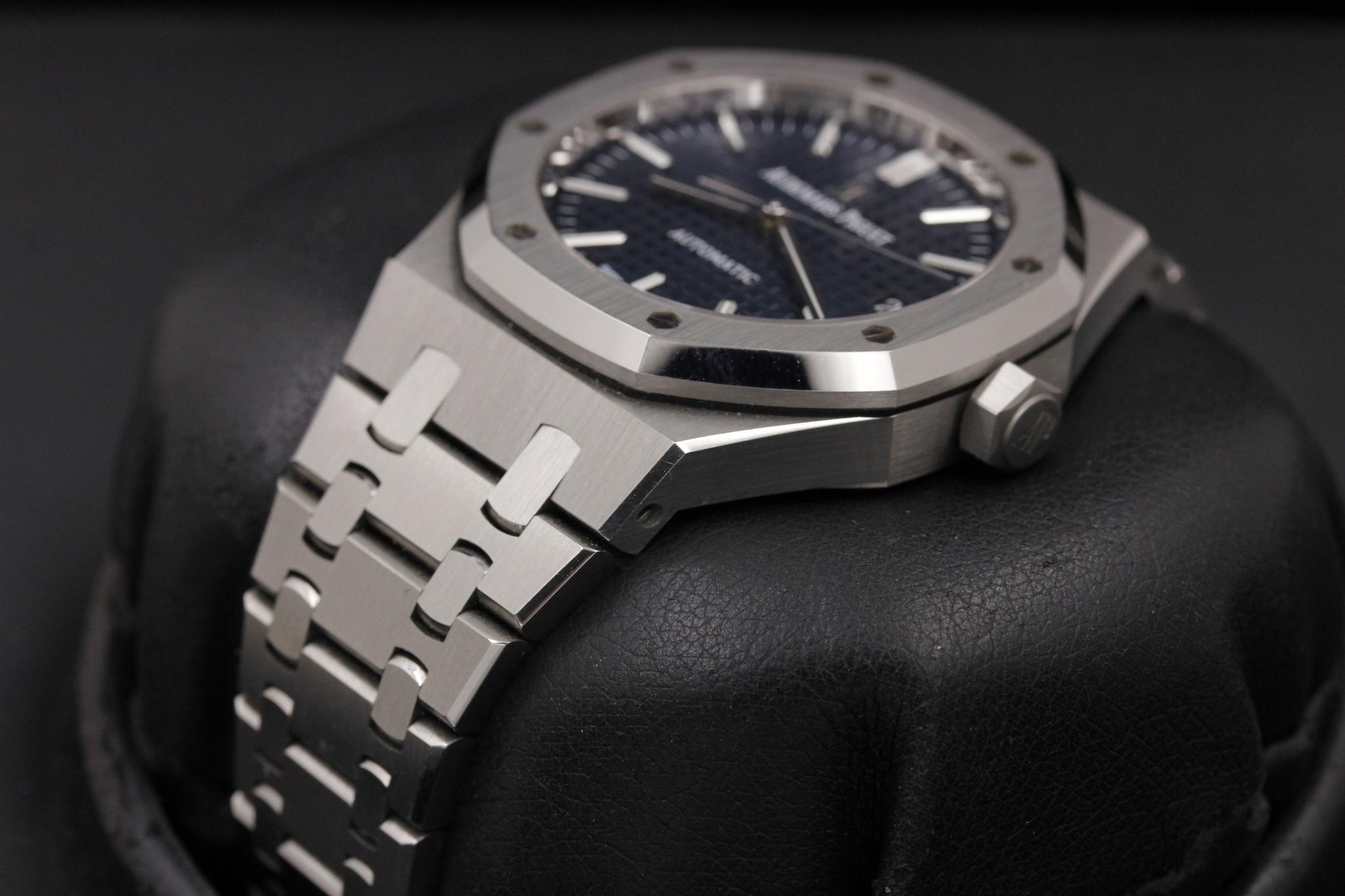 Watch Image 2