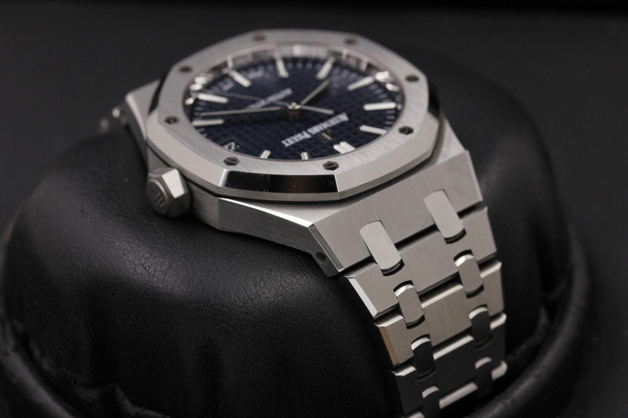 Watch Image 4