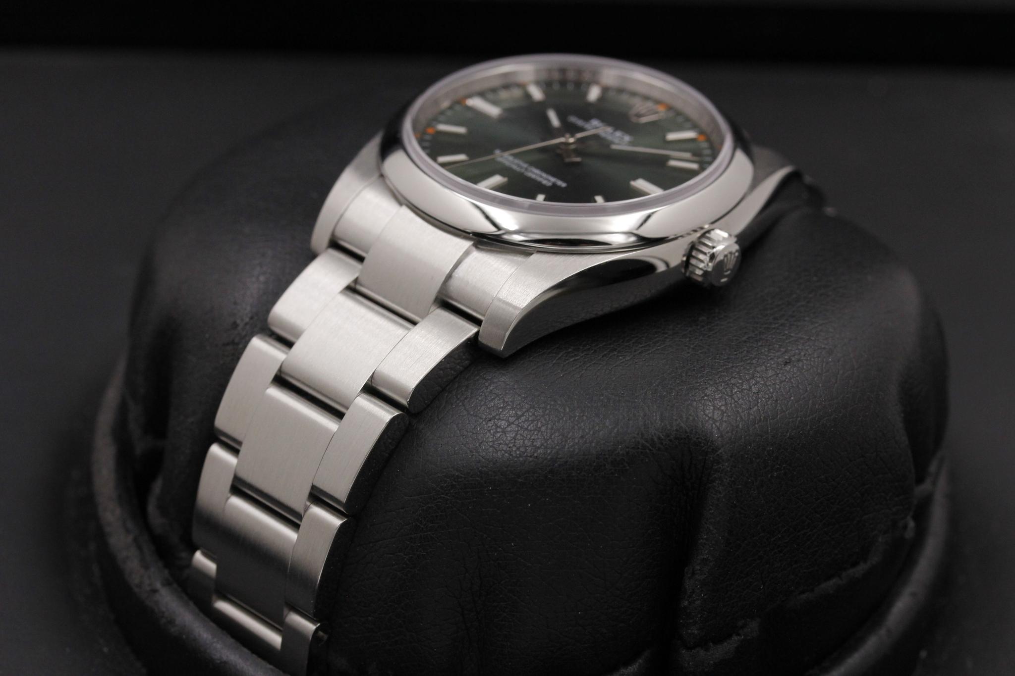 Watch Image 2