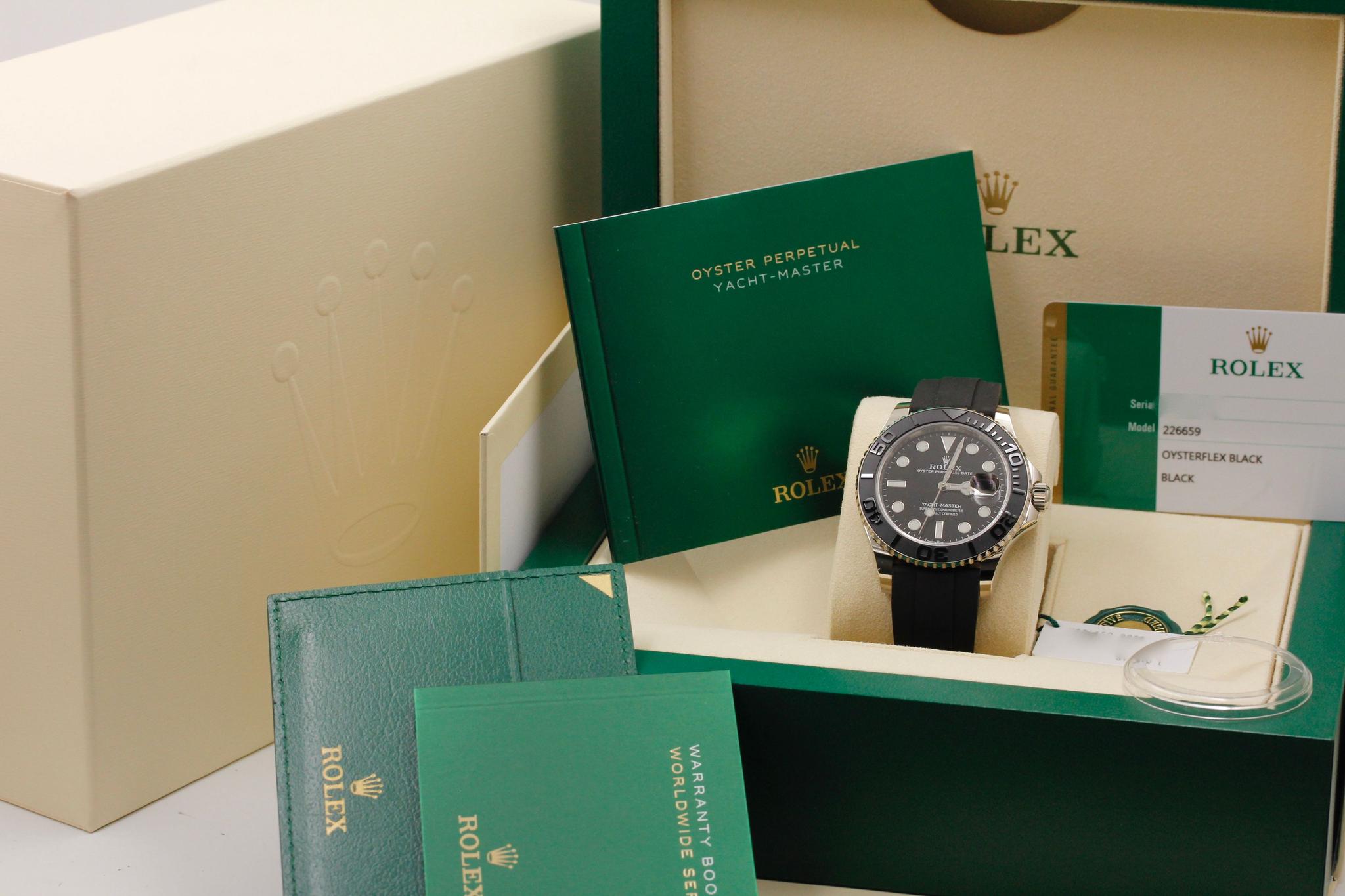 Watch Image 10