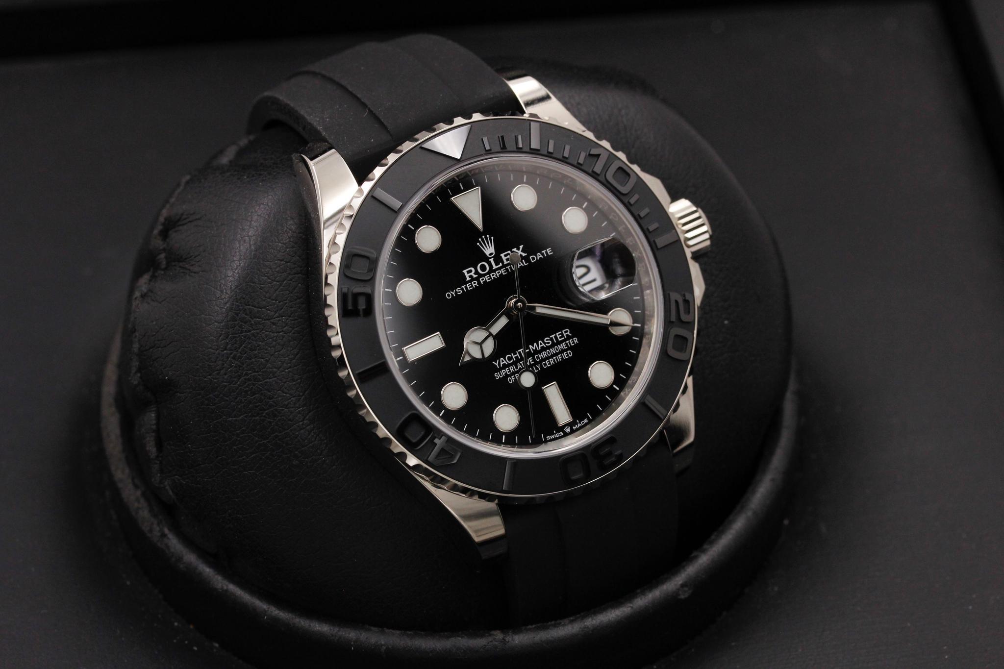 Watch Image 9