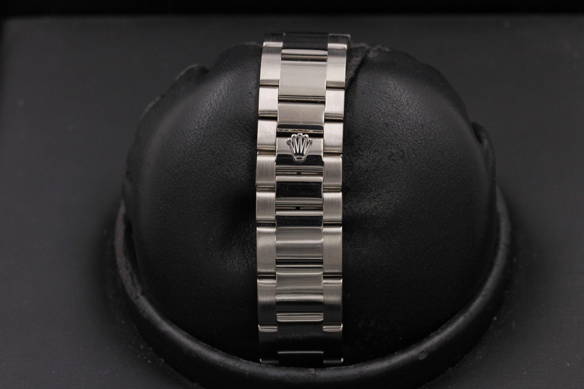 Watch Image 8