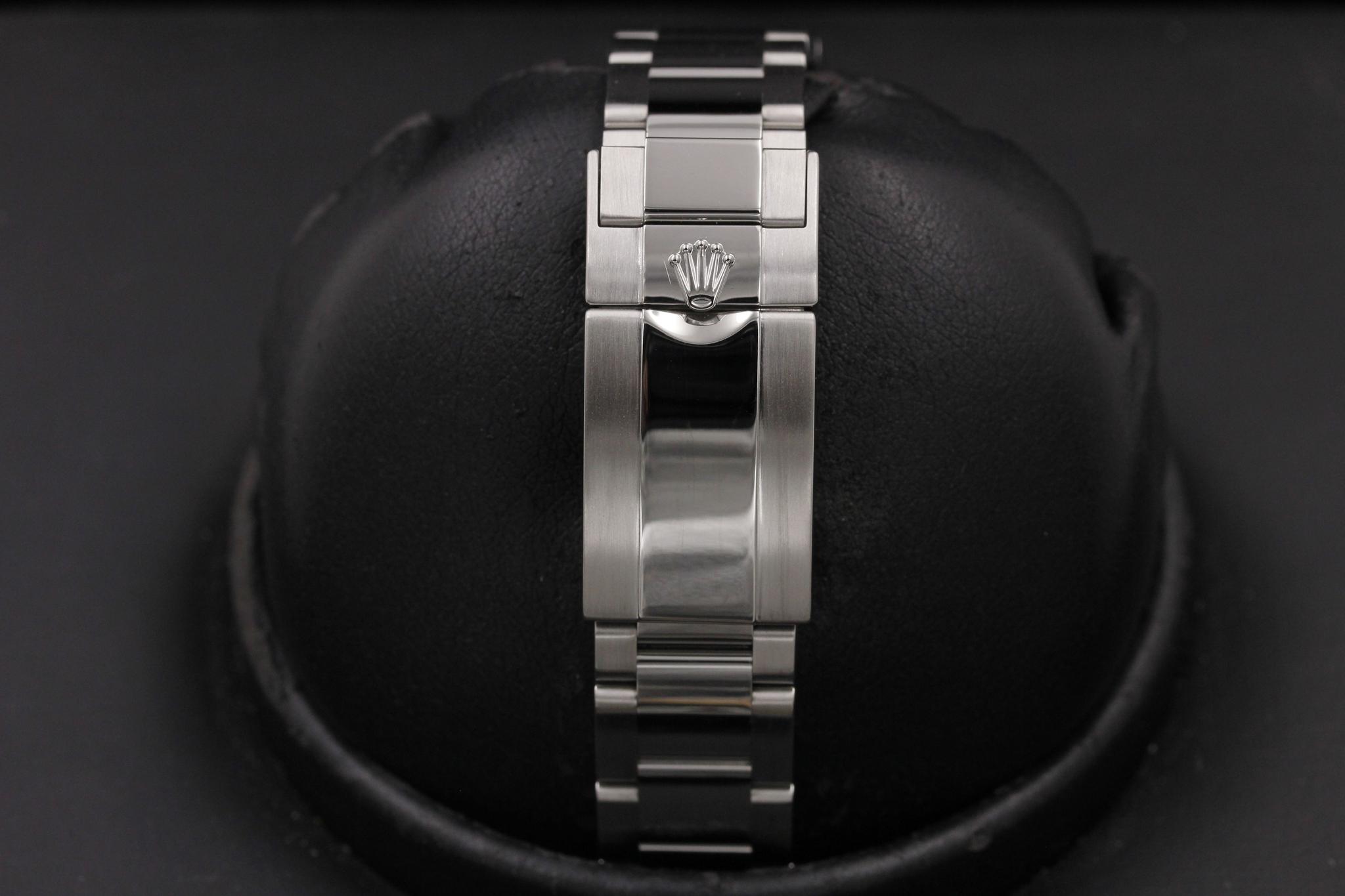 Watch Image 8