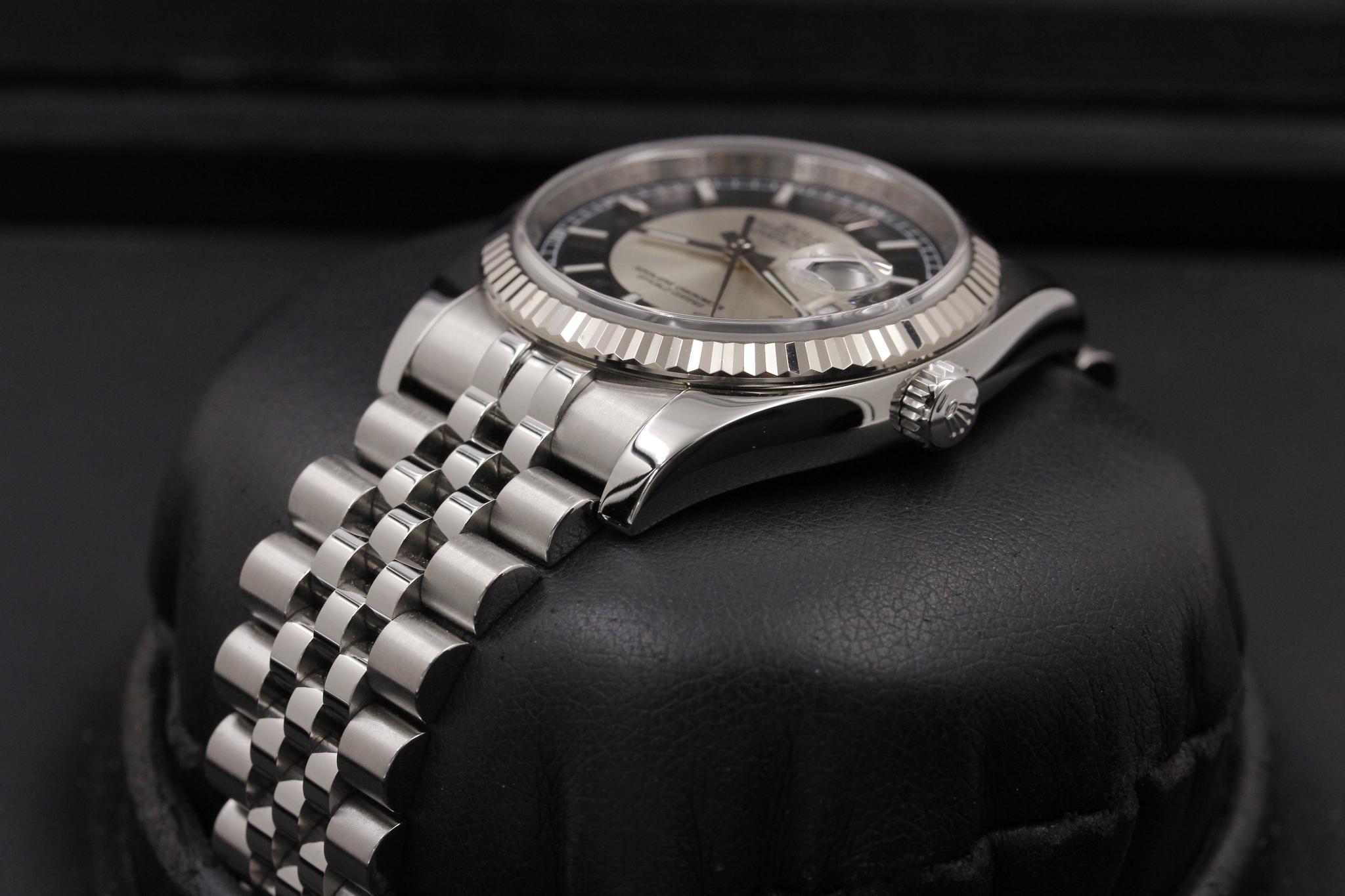 Watch Image 2