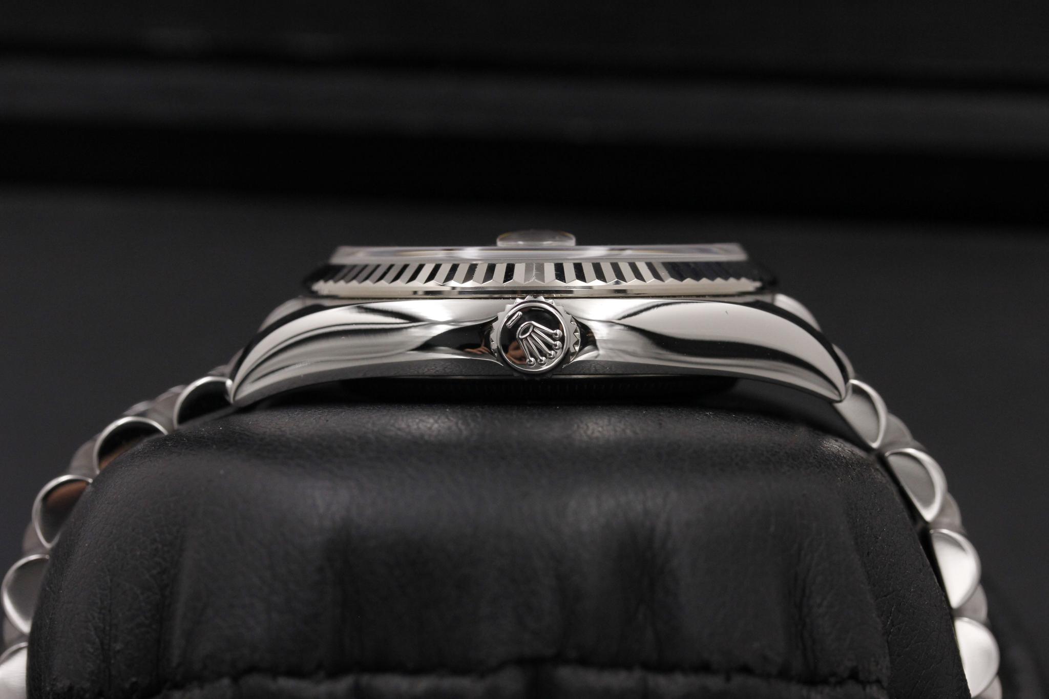 Watch Image 3